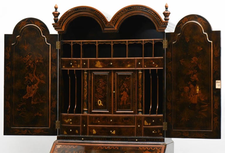 English George III Style Lacquered Chinoiserie Secretary Bookcase For Sale 4