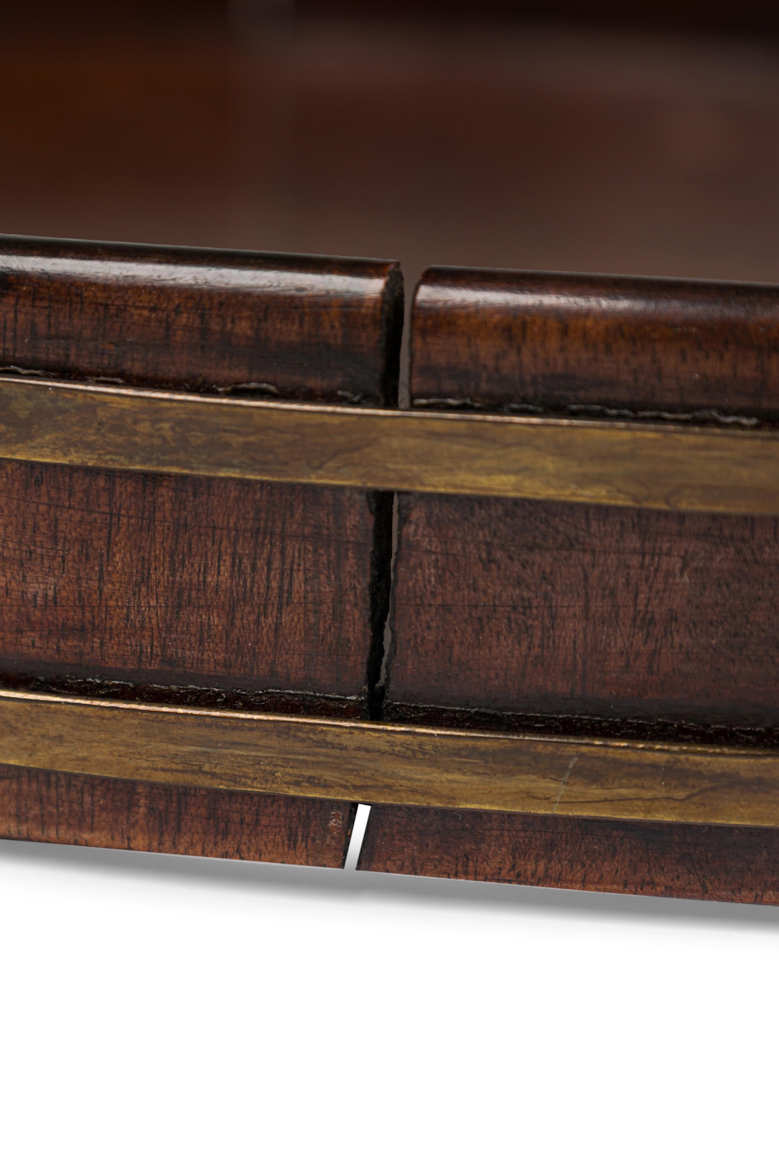 English George III Style Mahogany and Brass Banded 2 Handled Butlers Tray in vendita 1