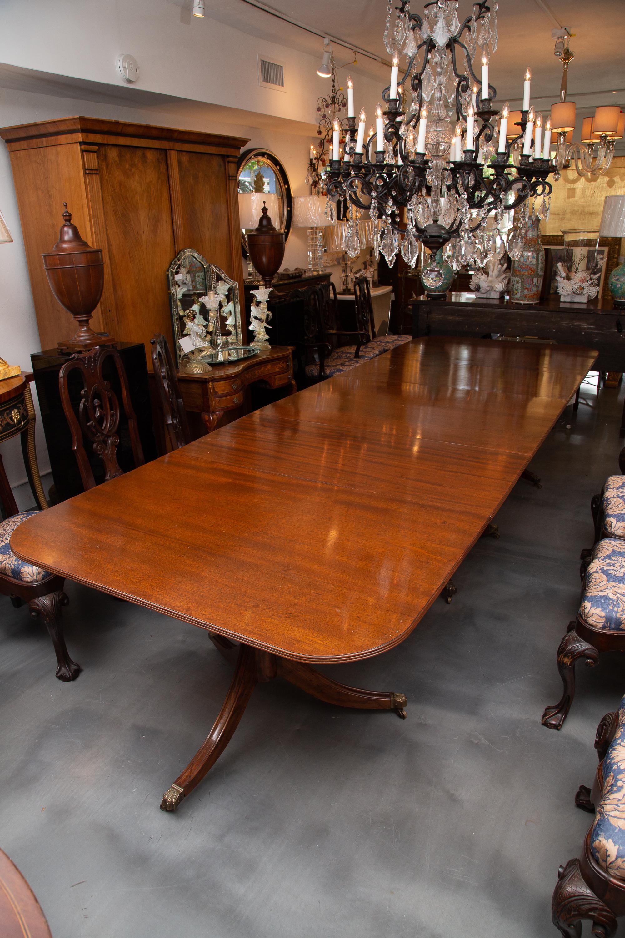 English George III Style Mahogany Triple Pedestal Dining Table For Sale 3