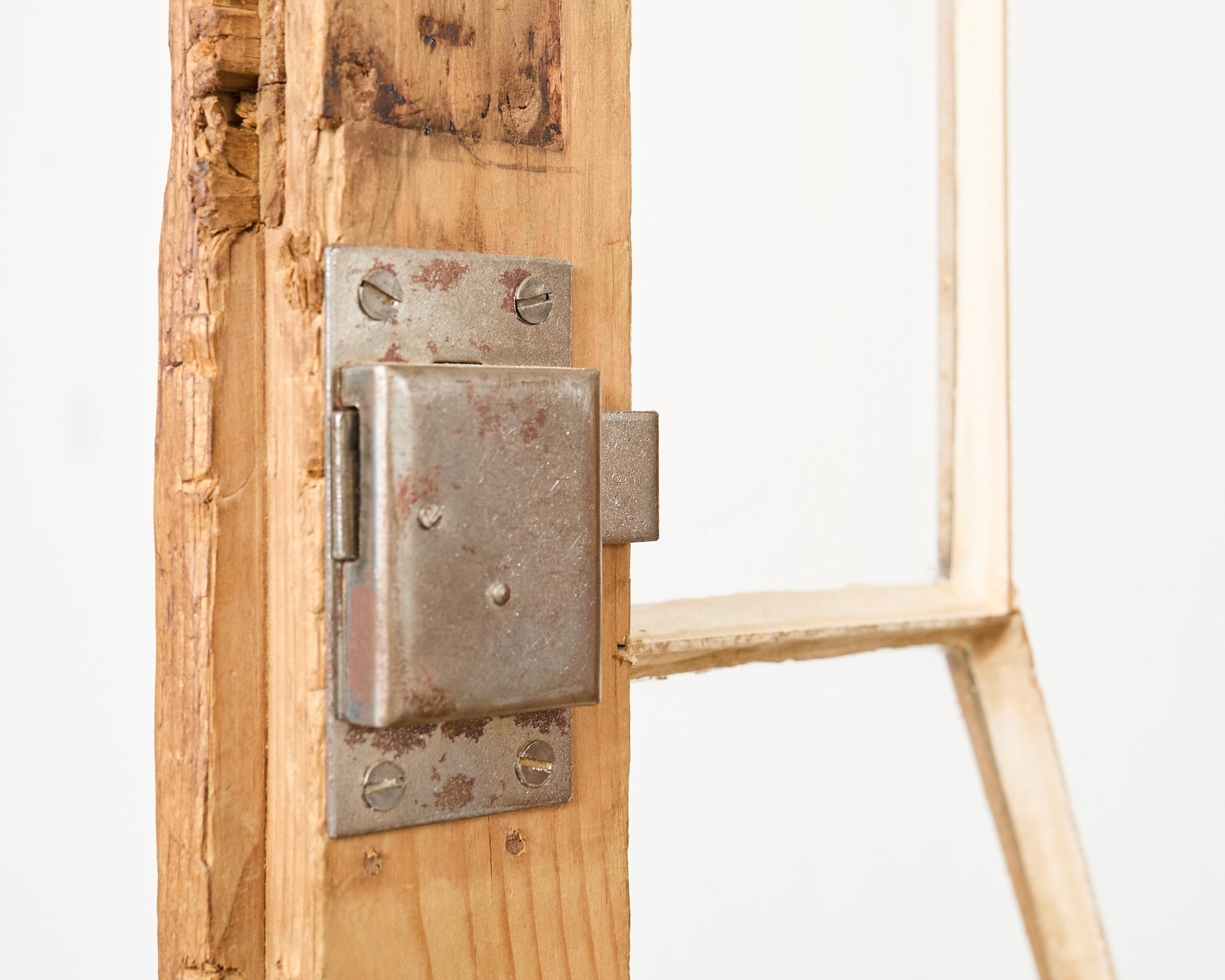 Libreria bibliotecaria inglese in stile Giorgio III in pino smaltato Astral in vendita 7