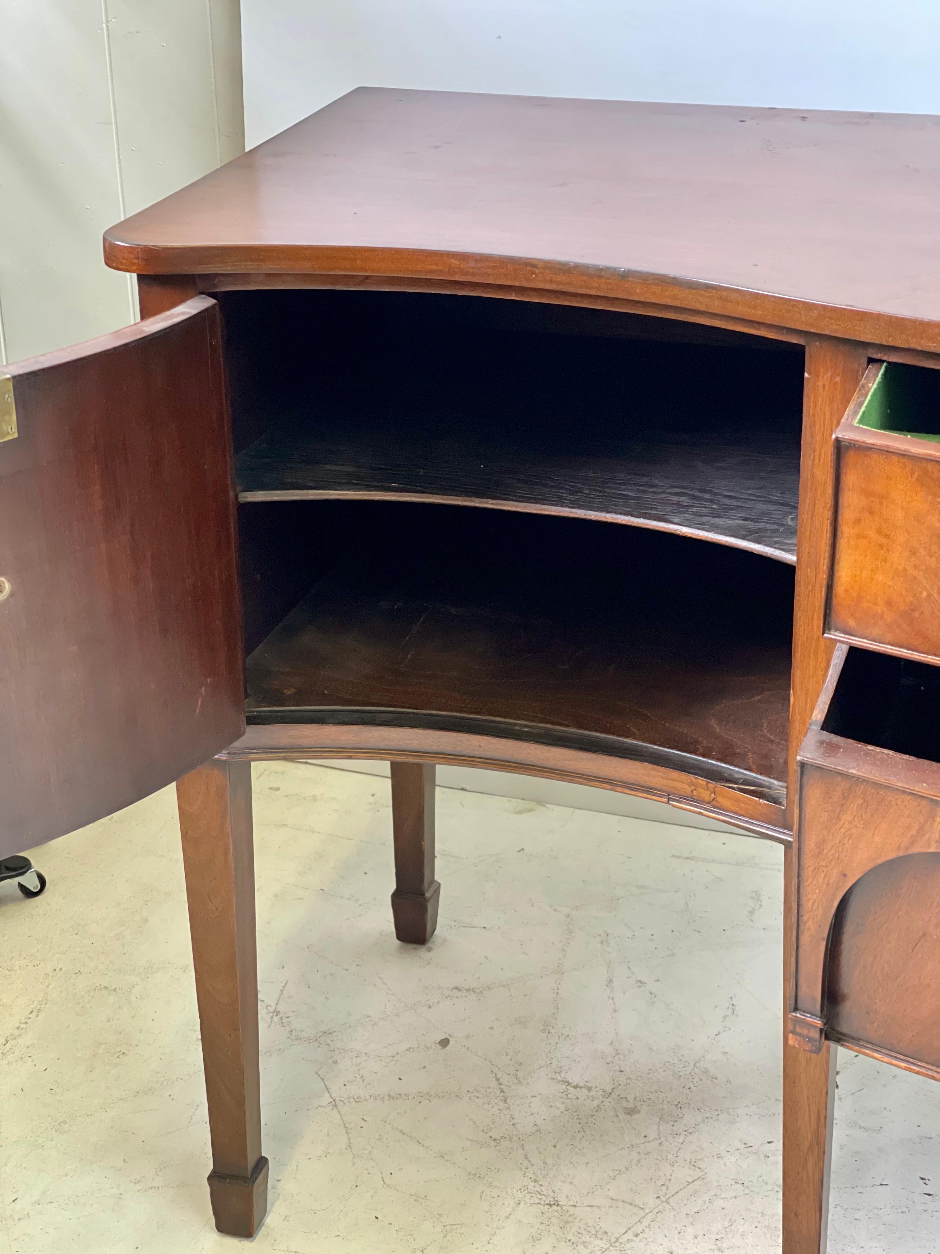 English George III Style Sideboard of Mahogany 7