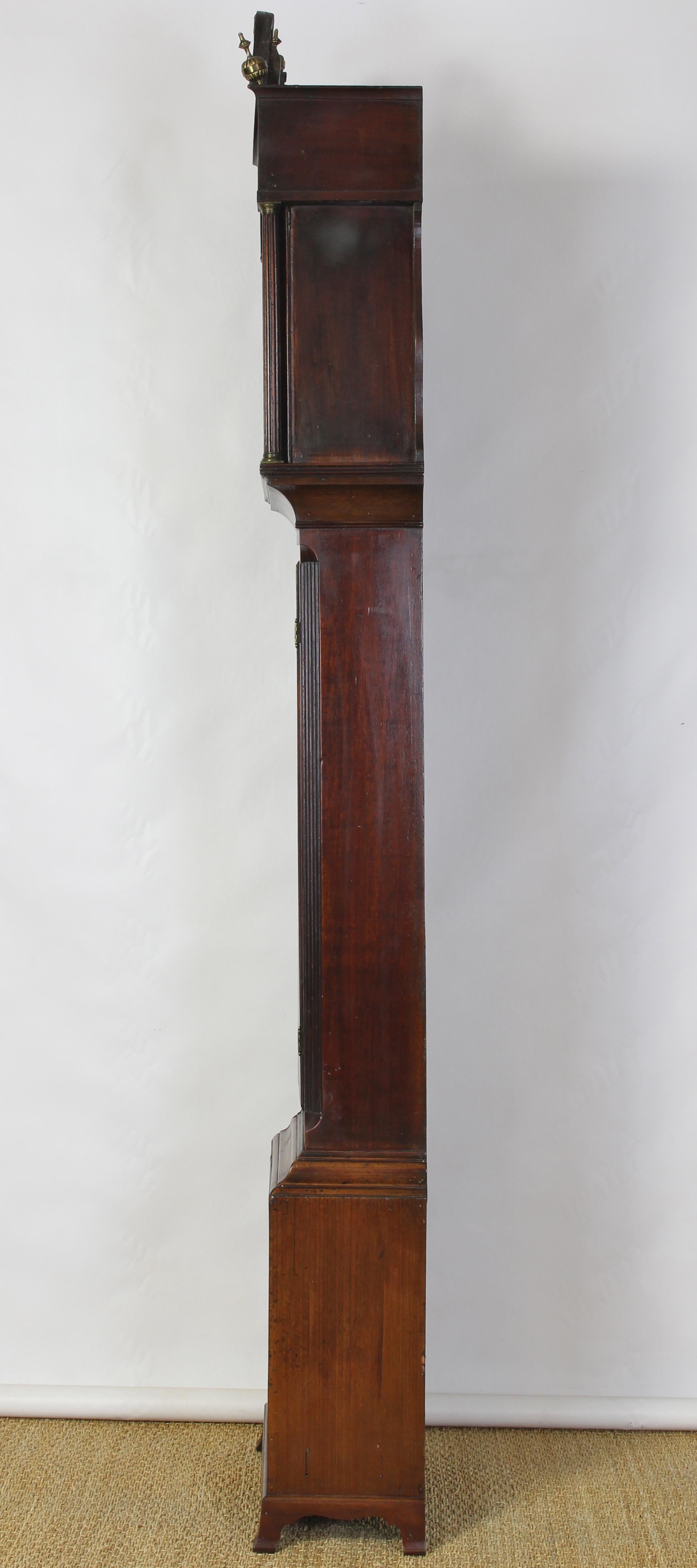 English George III Tall Case Clock In Good Condition In Kilmarnock, VA