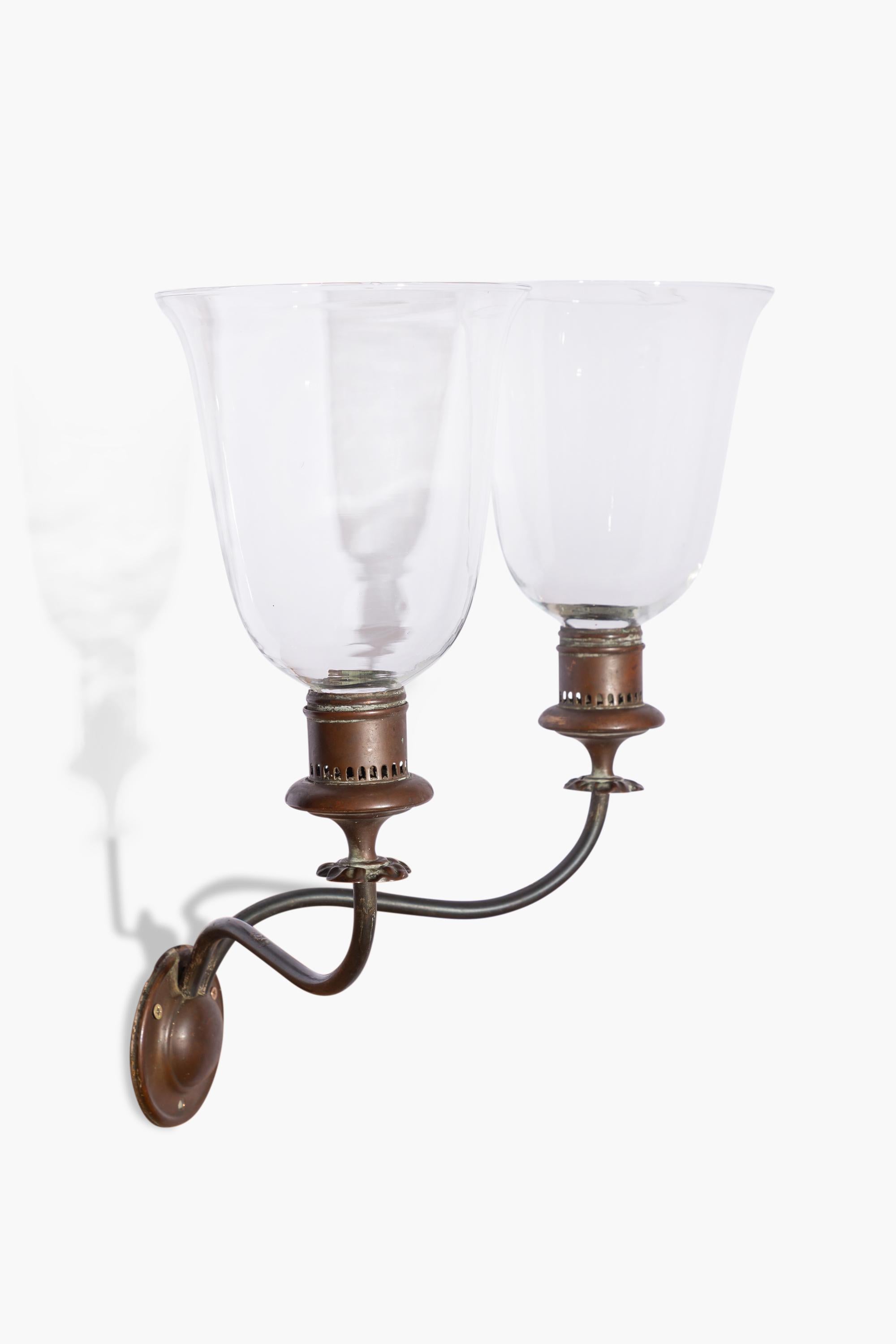 Anglais Applique anglaise George III à deux bras d'ouragan en vente