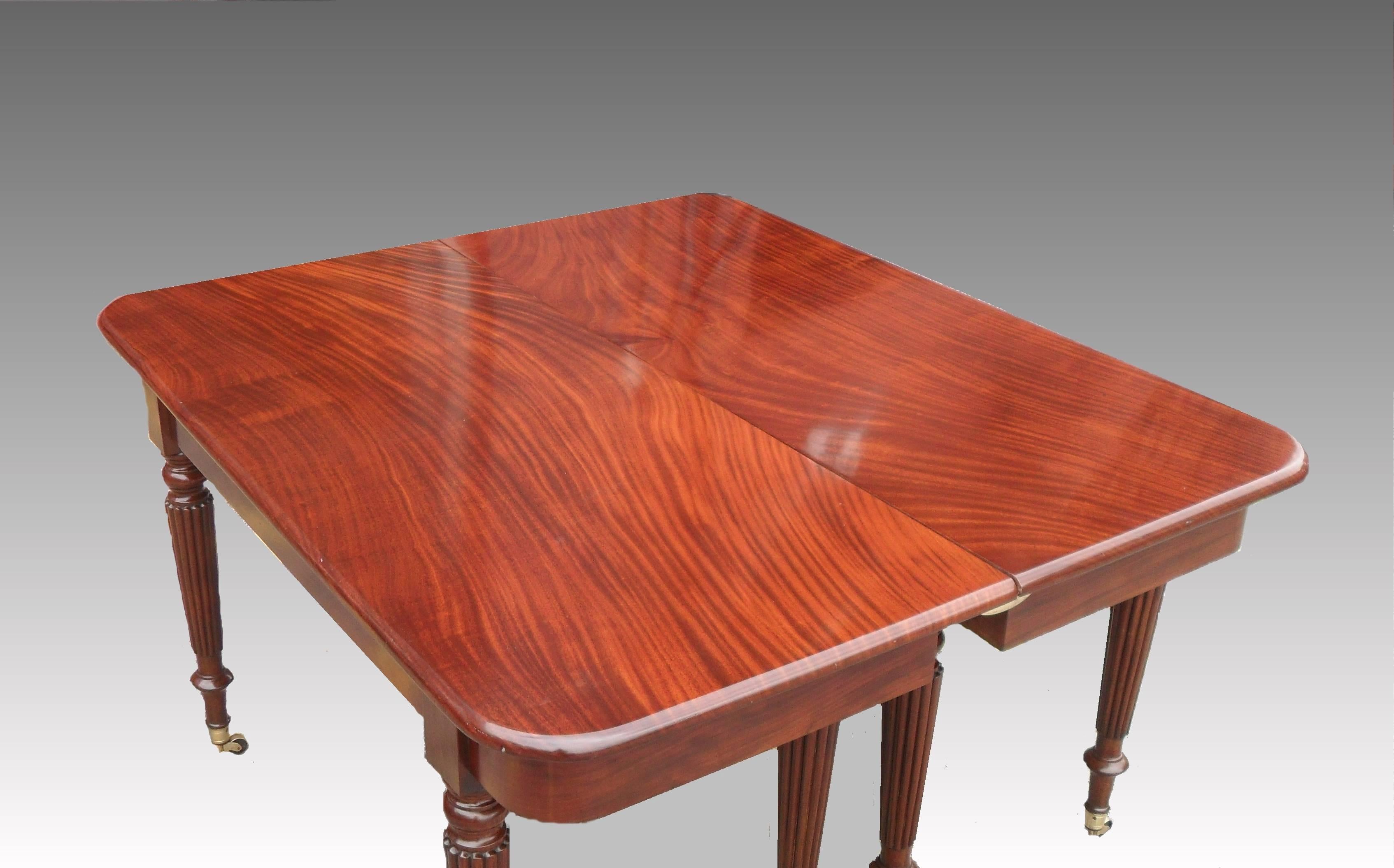 English George iv Figured Mahogany Extending Dining Table Attributed to Gillows For Sale 2