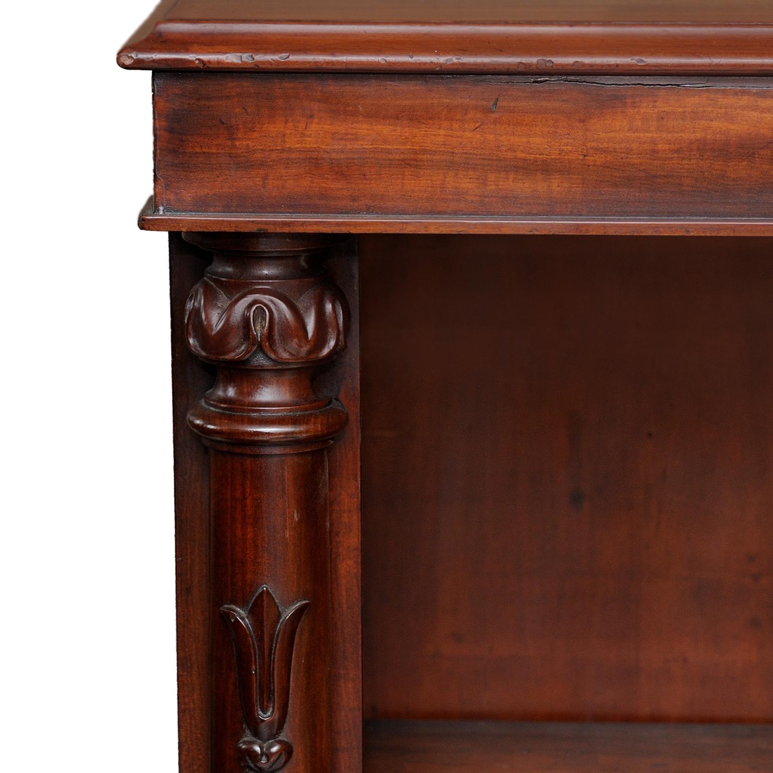 English George IV Mahogany Open Bookcase, circa 1825 In Good Condition For Sale In Tetbury, Gloucestershire