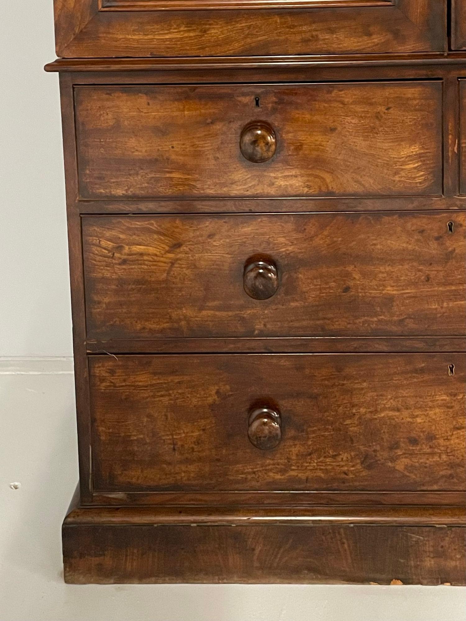 Armoire de presse anglaise George lll, en loupe d'acajou, 1815 en vente 10