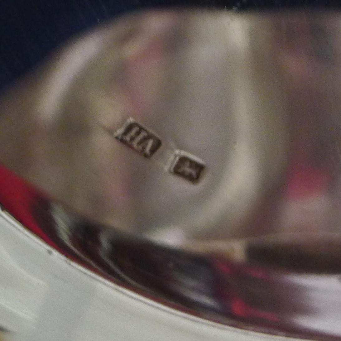 Scatola per biscotti in argento massiccio Giorgio V - 1910 in vendita 1