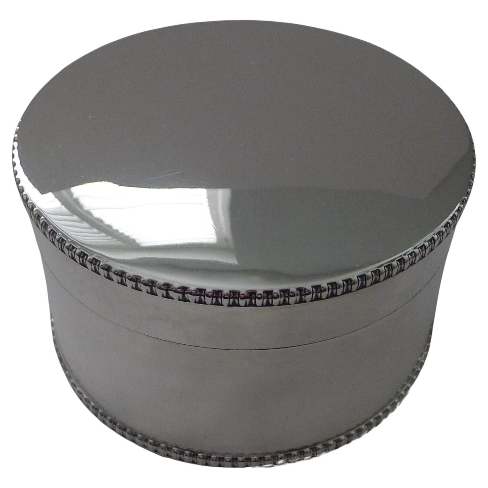 Caja para galletas inglesa de plata maciza / de ley de Jorge V - 1910