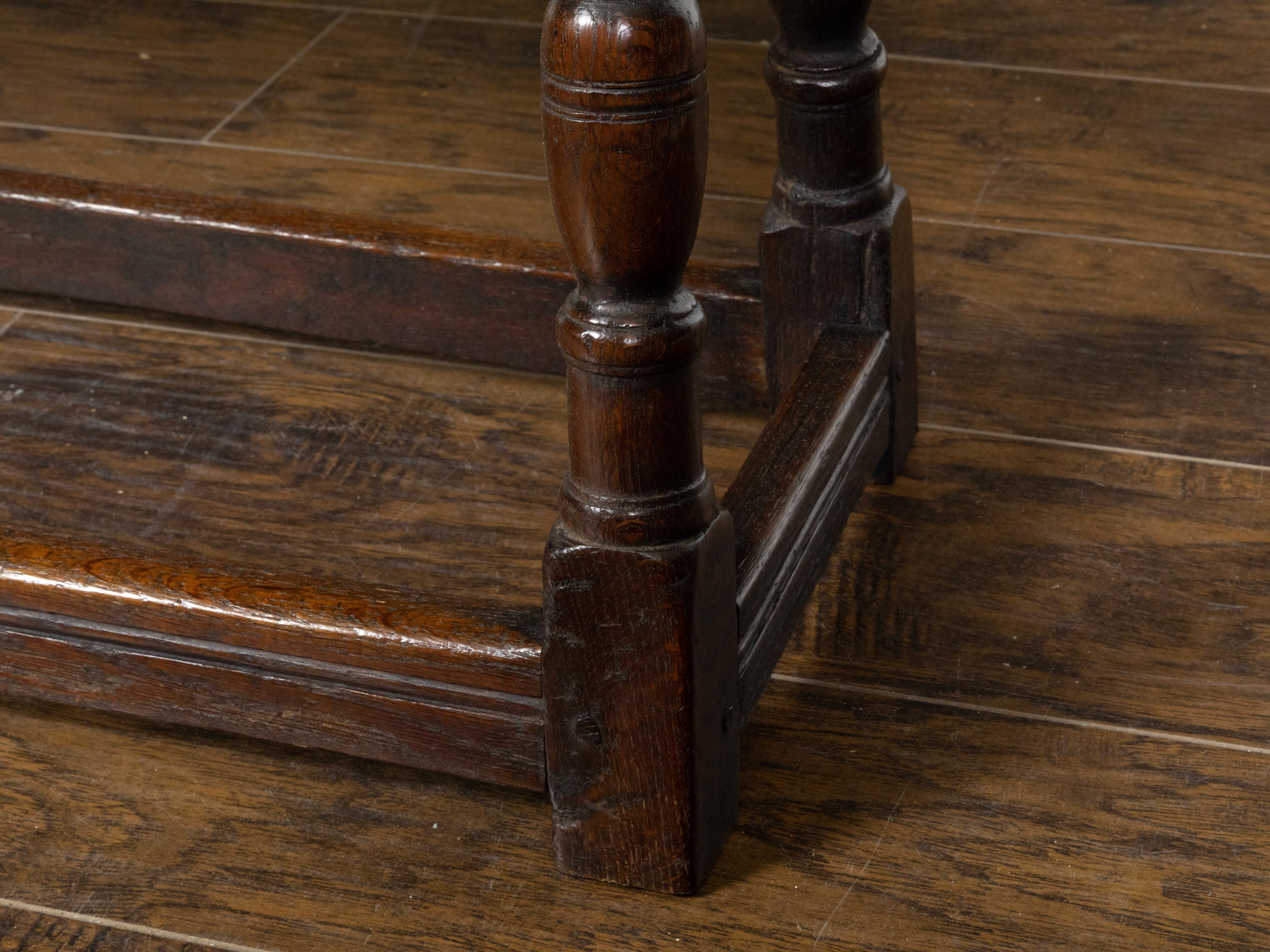 English Georgian 1820s Oak Bench with Turned Baluster Legs and Carved Apron 6