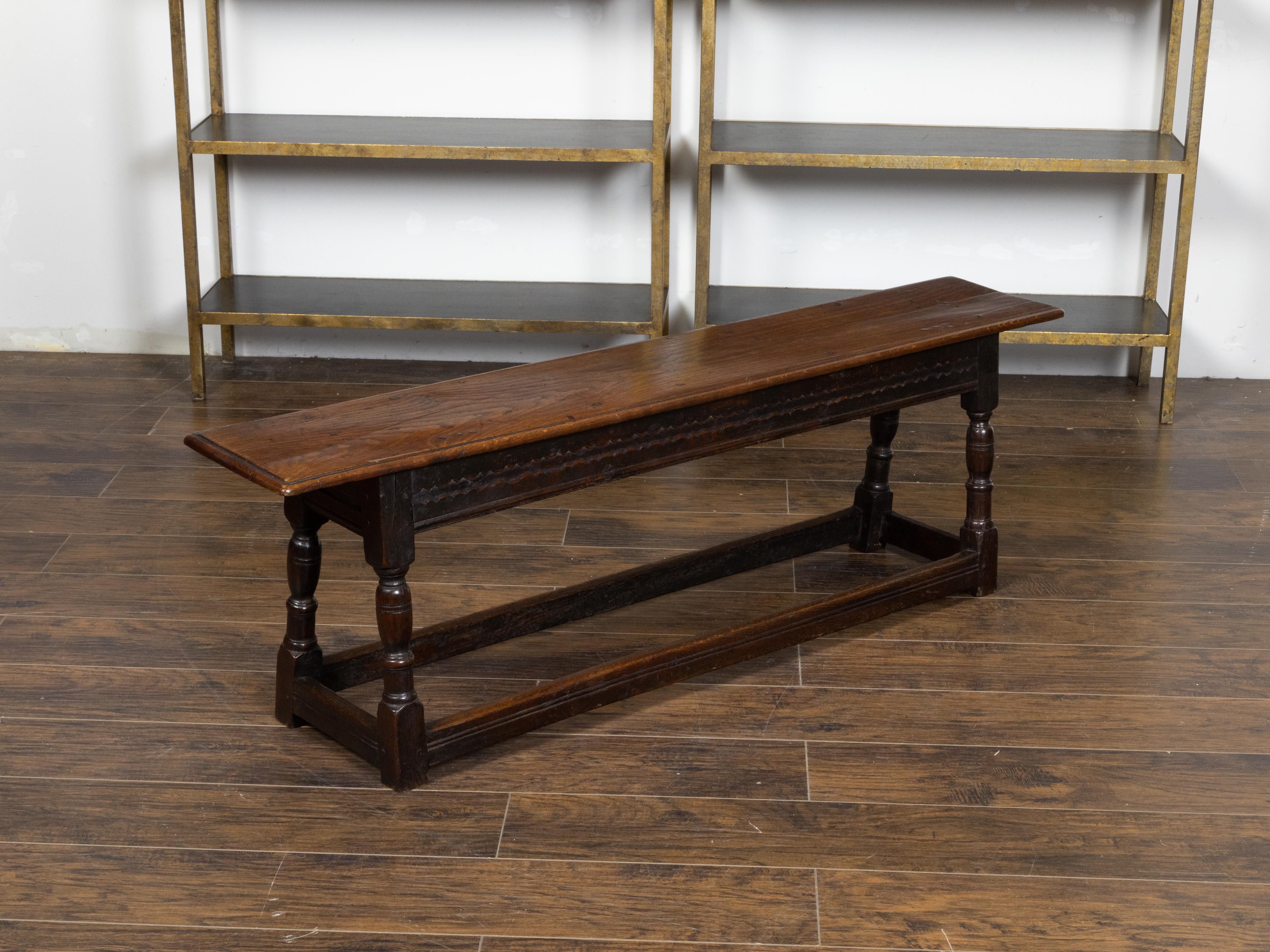 English Georgian 1820s Oak Bench with Turned Baluster Legs and Carved Apron 1