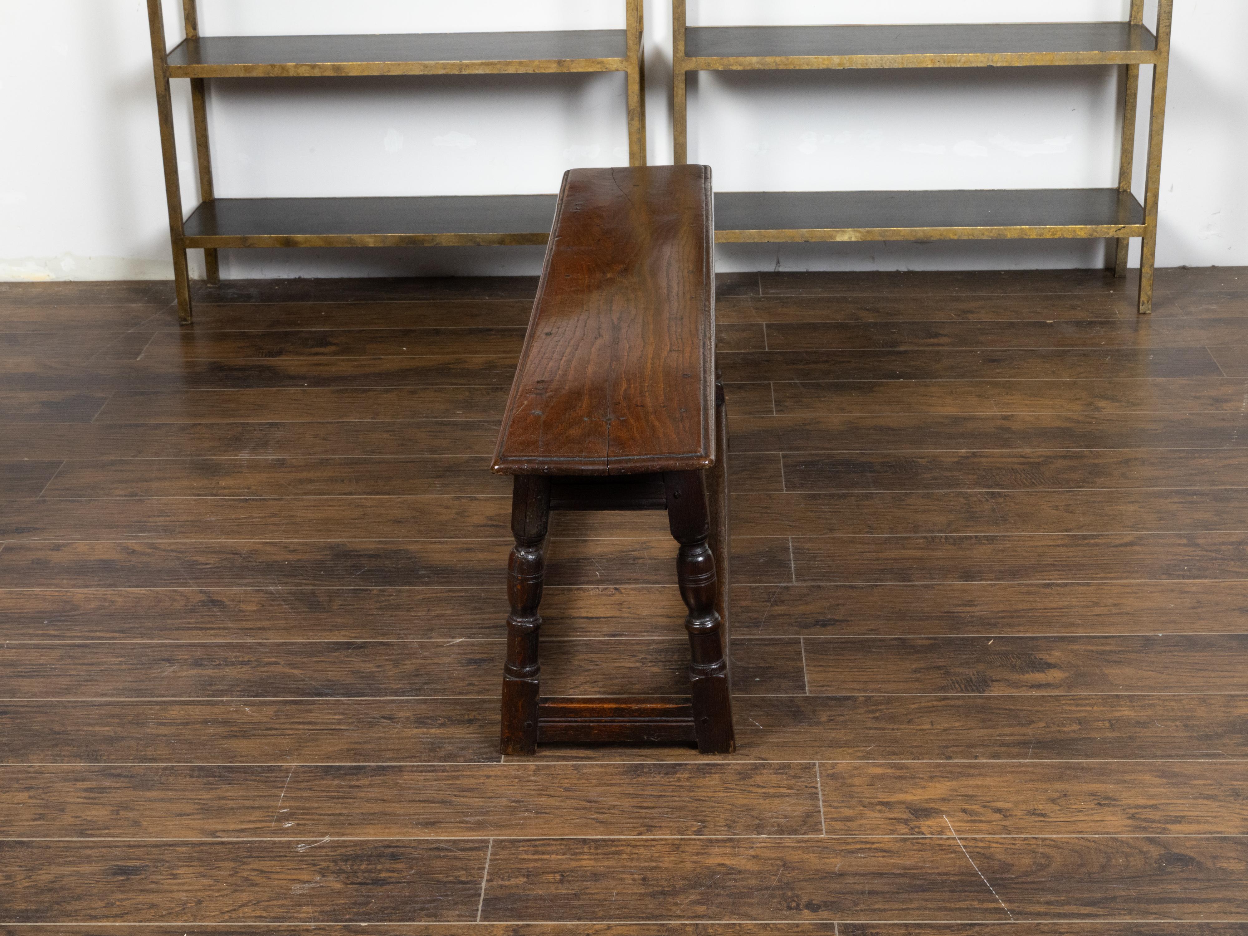English Georgian 1820s Oak Bench with Turned Baluster Legs and Carved Apron 4