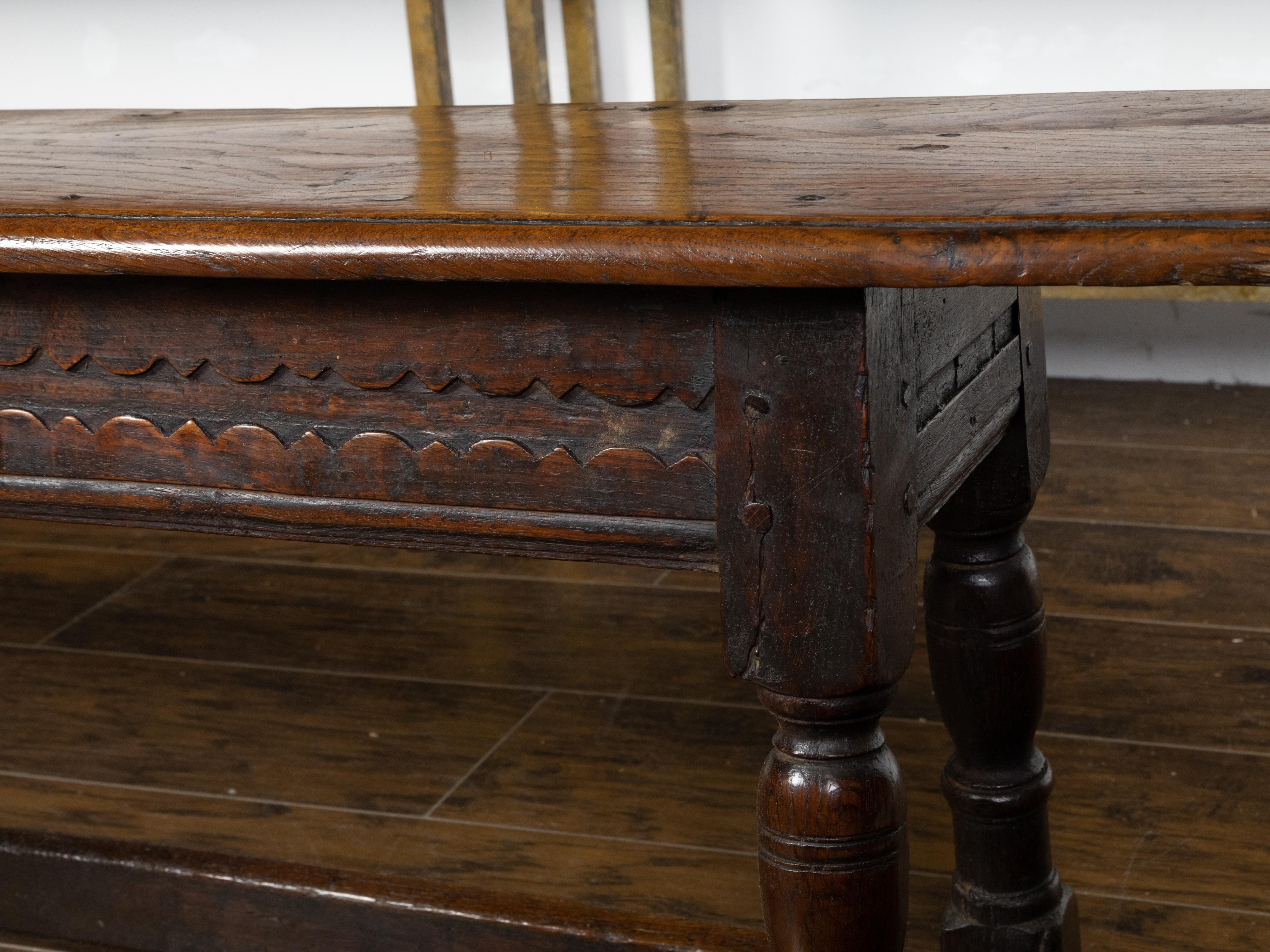 English Georgian 1820s Oak Bench with Turned Baluster Legs and Carved Apron 5