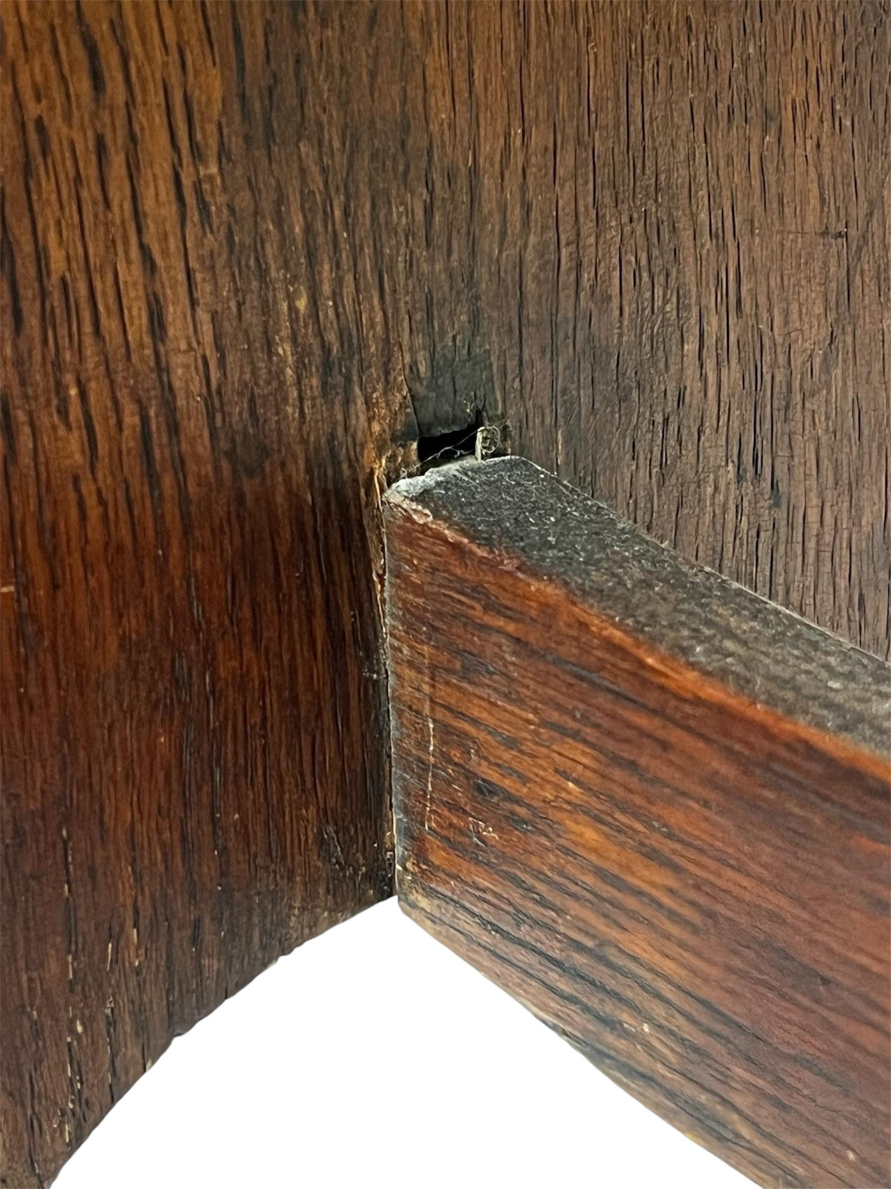 English Georgian 18th Century Hall Chair For Sale 3