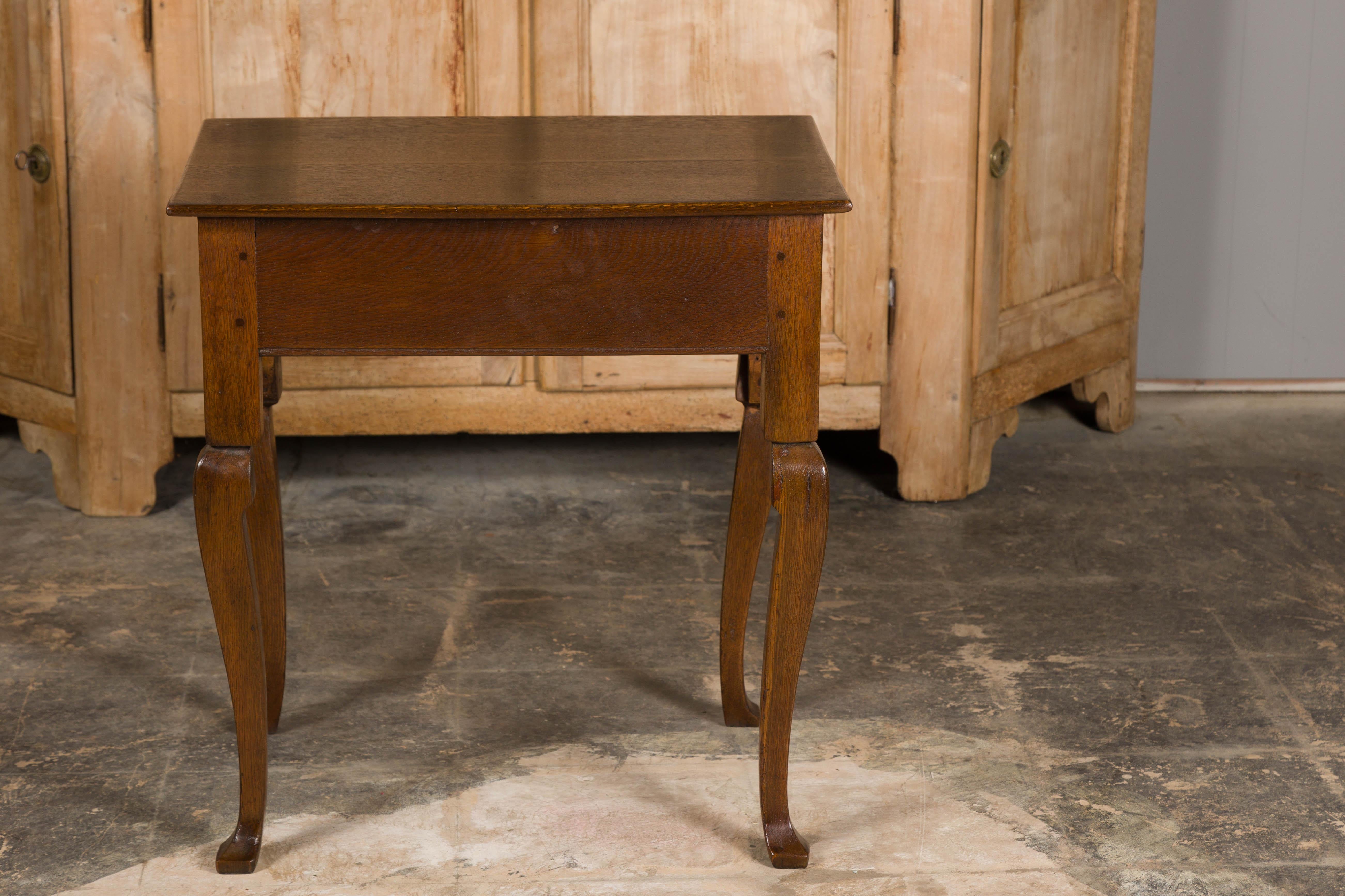 English Georgian 19th Century Oak Table with Three Drawers and Cabriole Legs For Sale 14