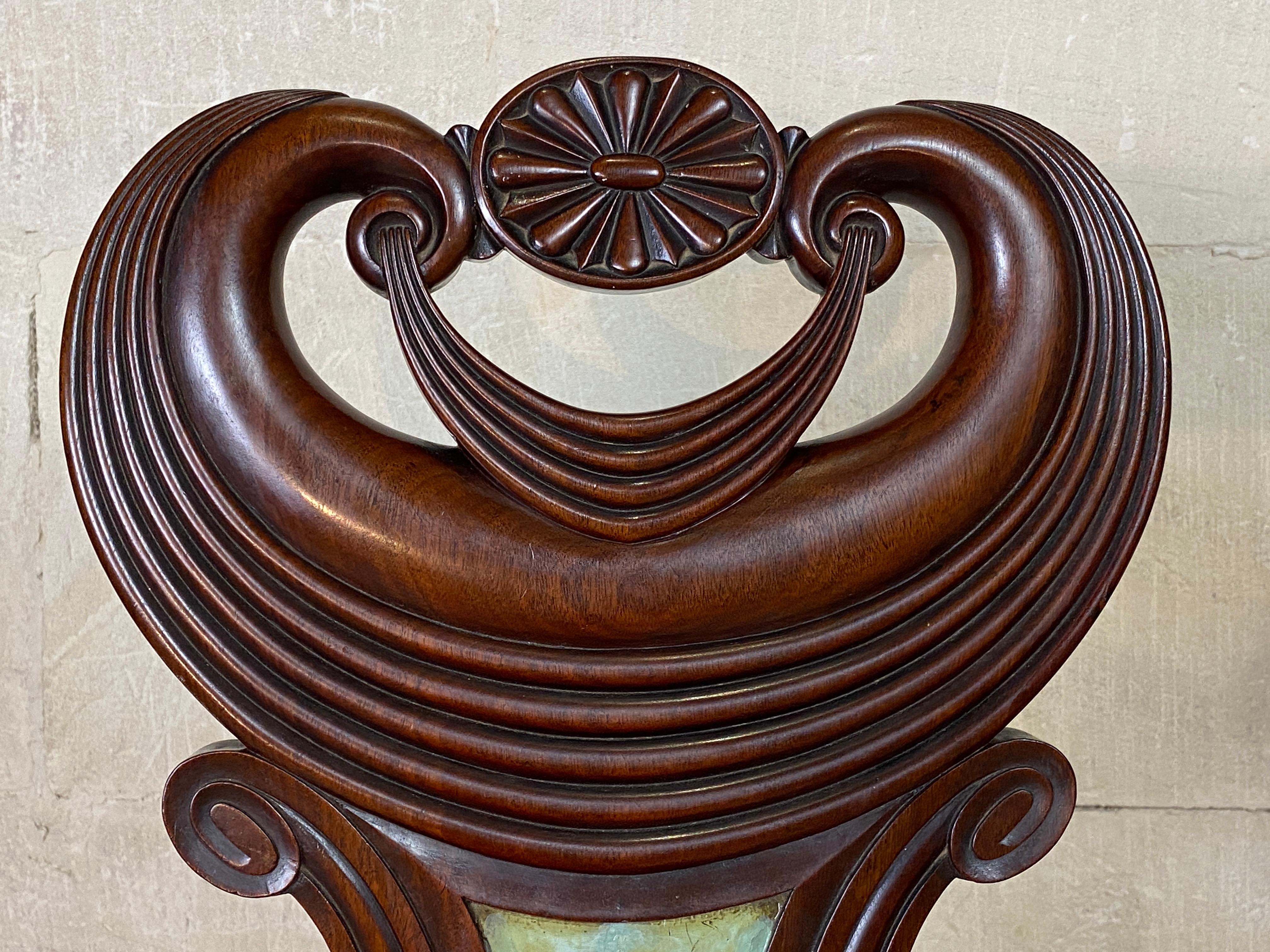 Intagliato a mano Sedie da sala georgiane inglesi attribuite a Gillows, circa 1810 in vendita