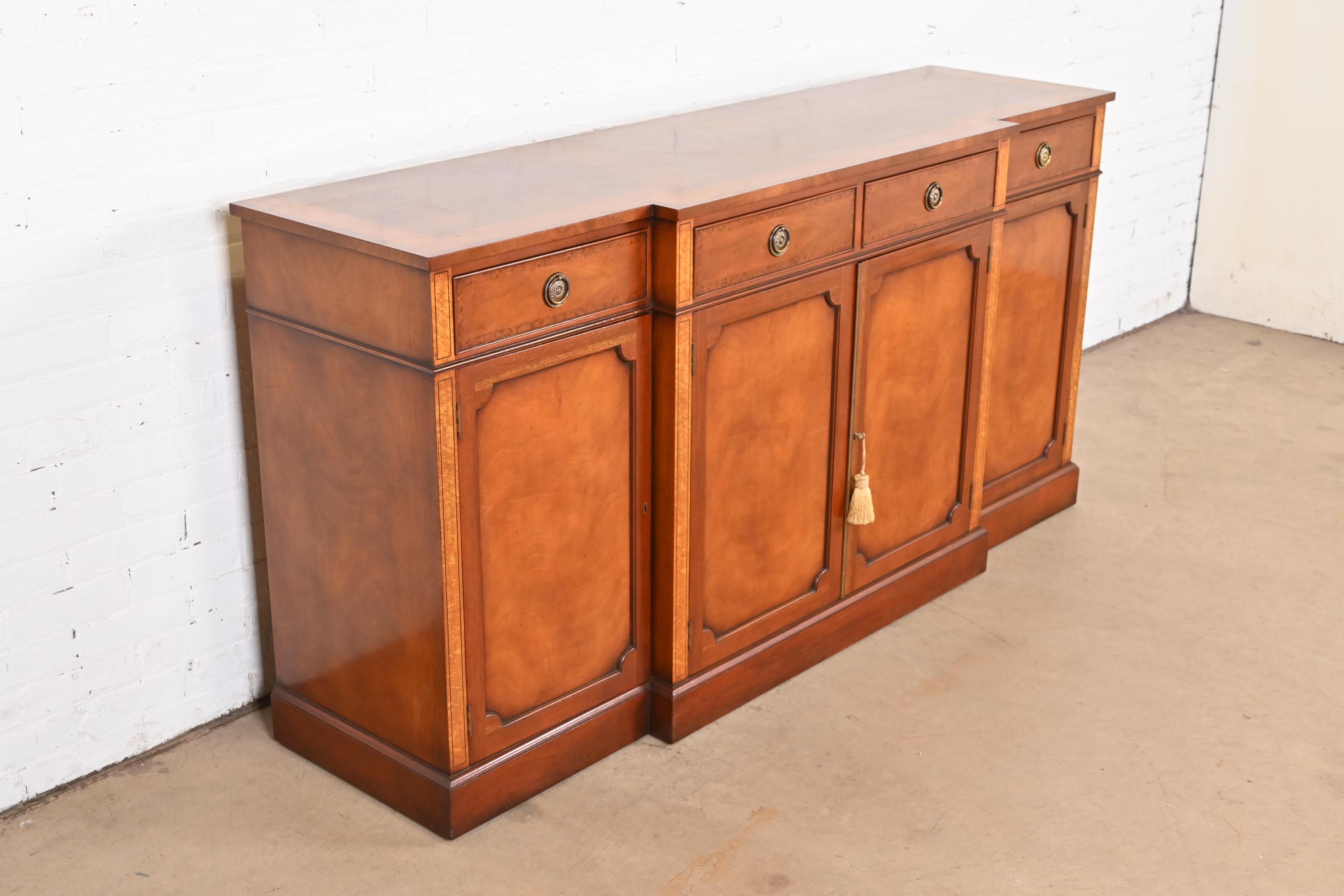 English Georgian Banded Mahogany Sideboard by Restall Brown & Clennell For Sale 2