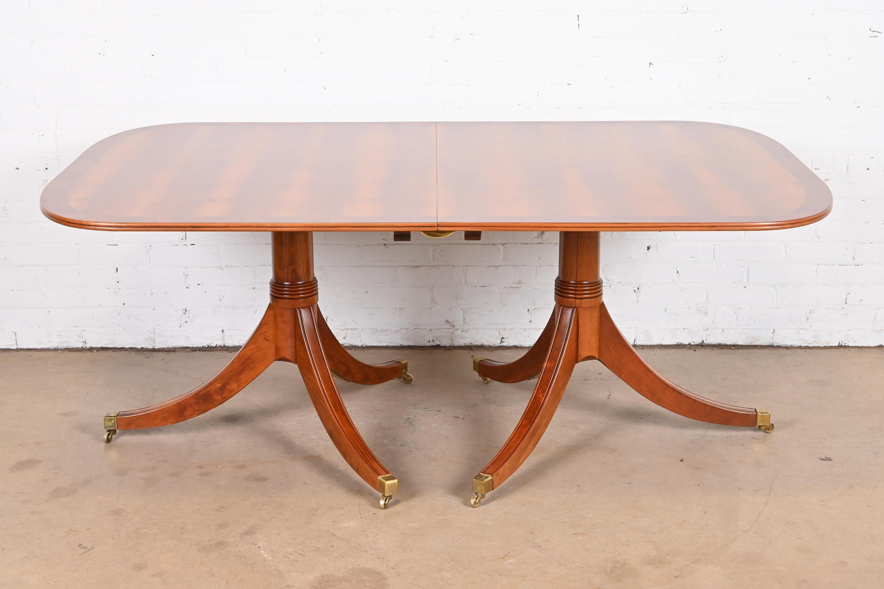 English Georgian Banded Yew Wood Double Pedestal Dining Table, Newly Refinished For Sale 5