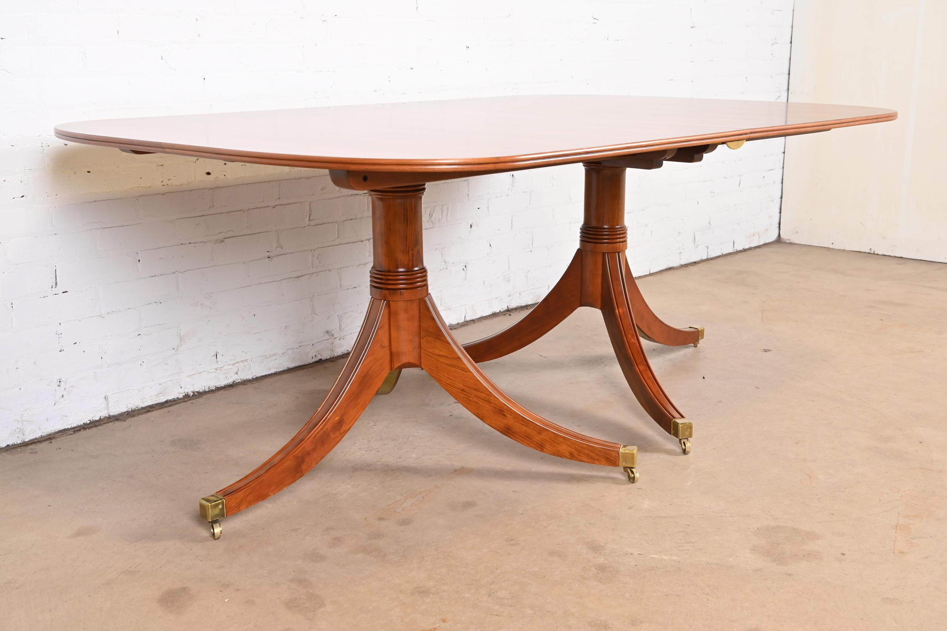English Georgian Banded Yew Wood Double Pedestal Dining Table, Newly Refinished For Sale 9