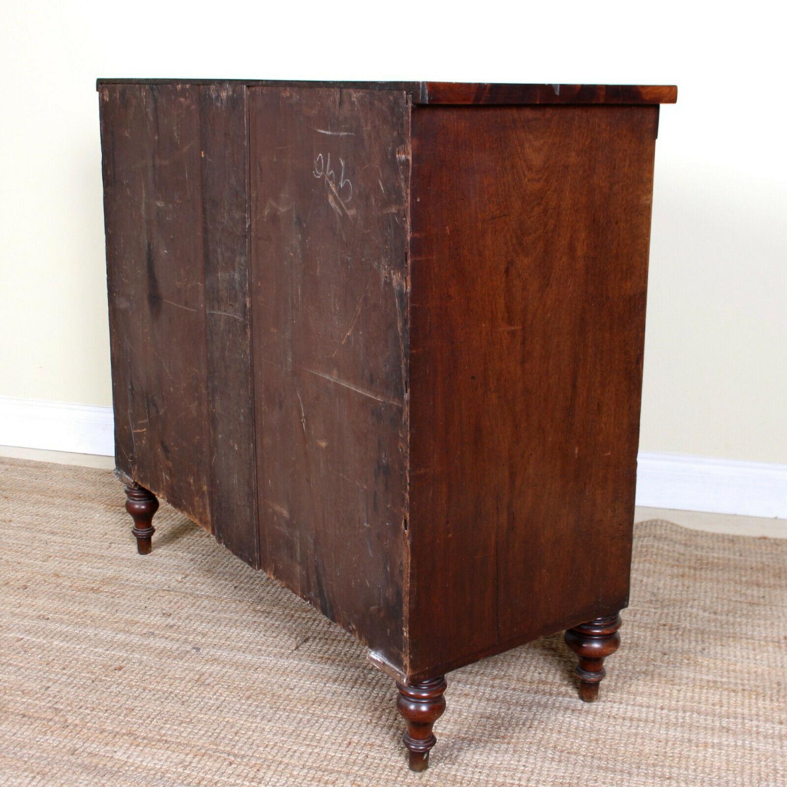 English Georgian Bowfront Chest of Drawers George IV Flamed Mahogany For Sale 8