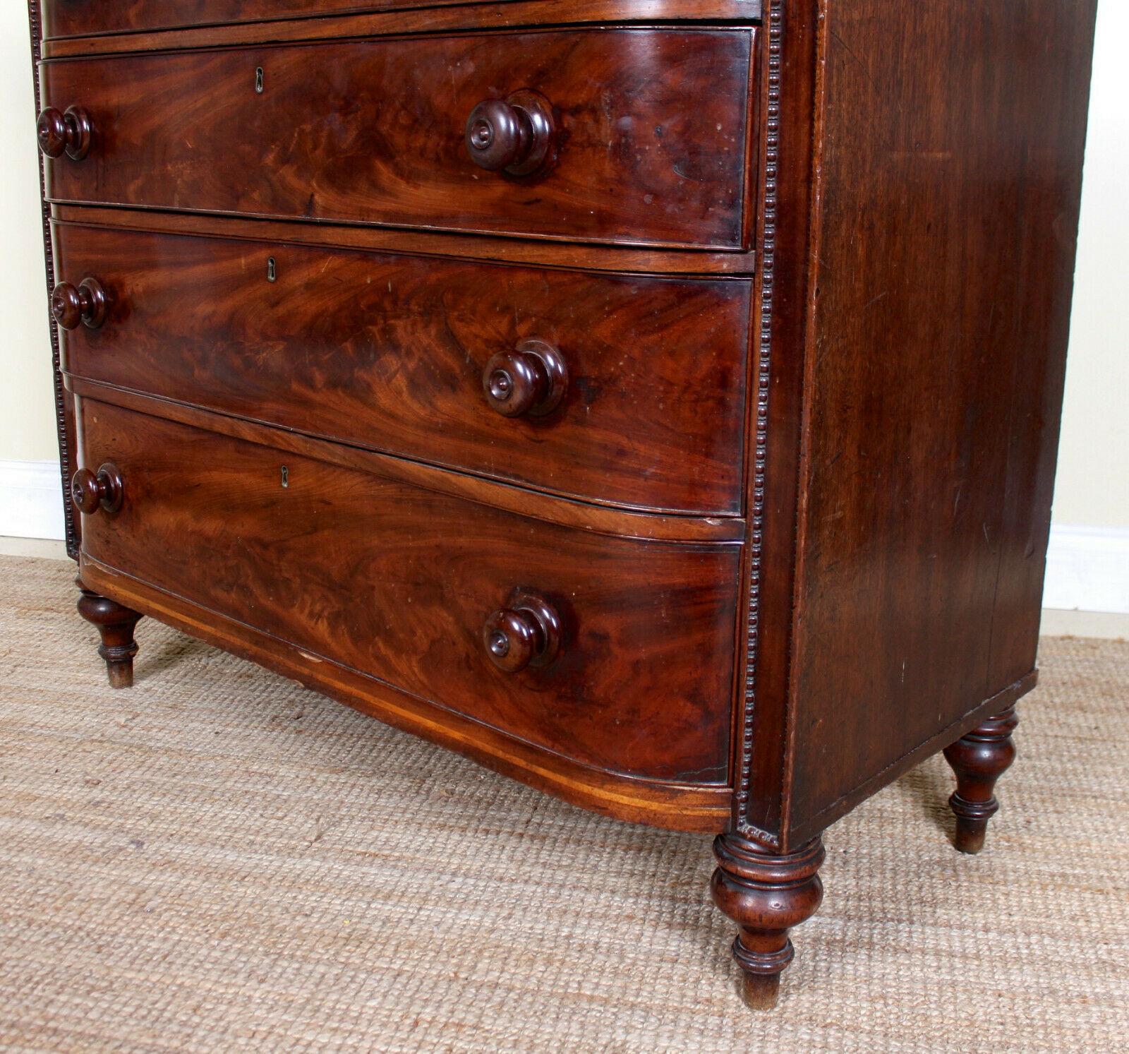 English Georgian Bowfront Chest of Drawers George IV Flamed Mahogany For Sale 3
