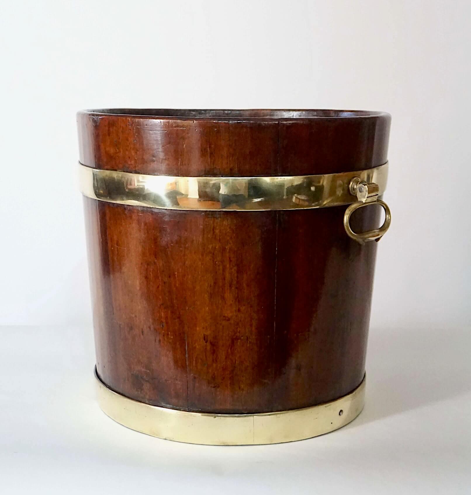 English Georgian Brass Bound Mahogany Coal or Kindling Bucket, circa 1760 For Sale 1