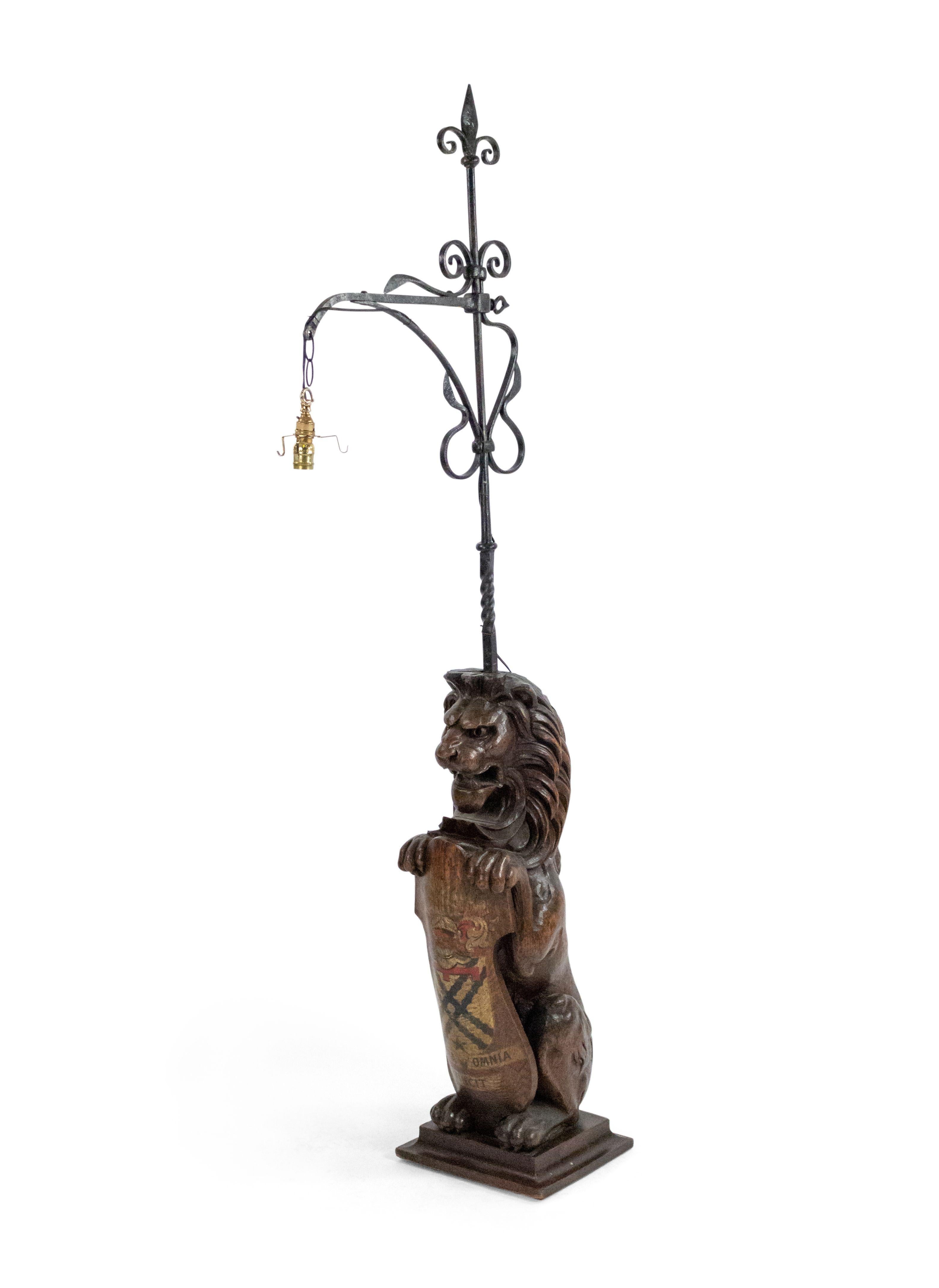Lampade da tavolo inglesi georgiane intagliate in Oak Lion in vendita 4