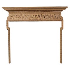 Cheminée anglaise géorgienne sculptée en pin