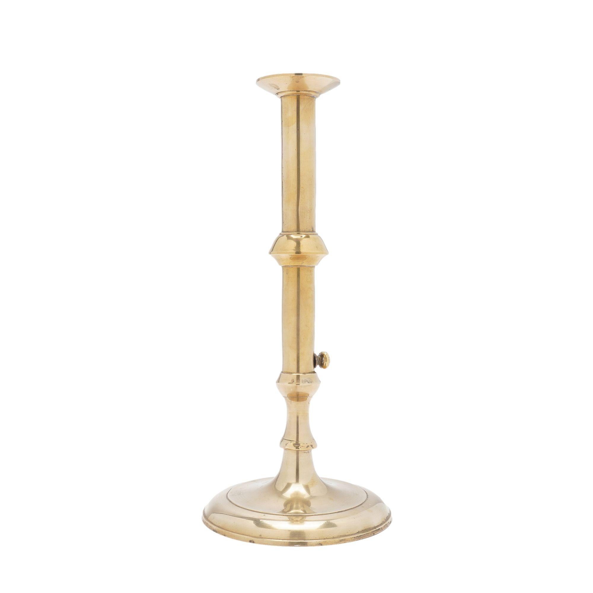 English Georgian cast brass cannon barrel candlestick, c. 1740 In Good Condition For Sale In Kenilworth, IL