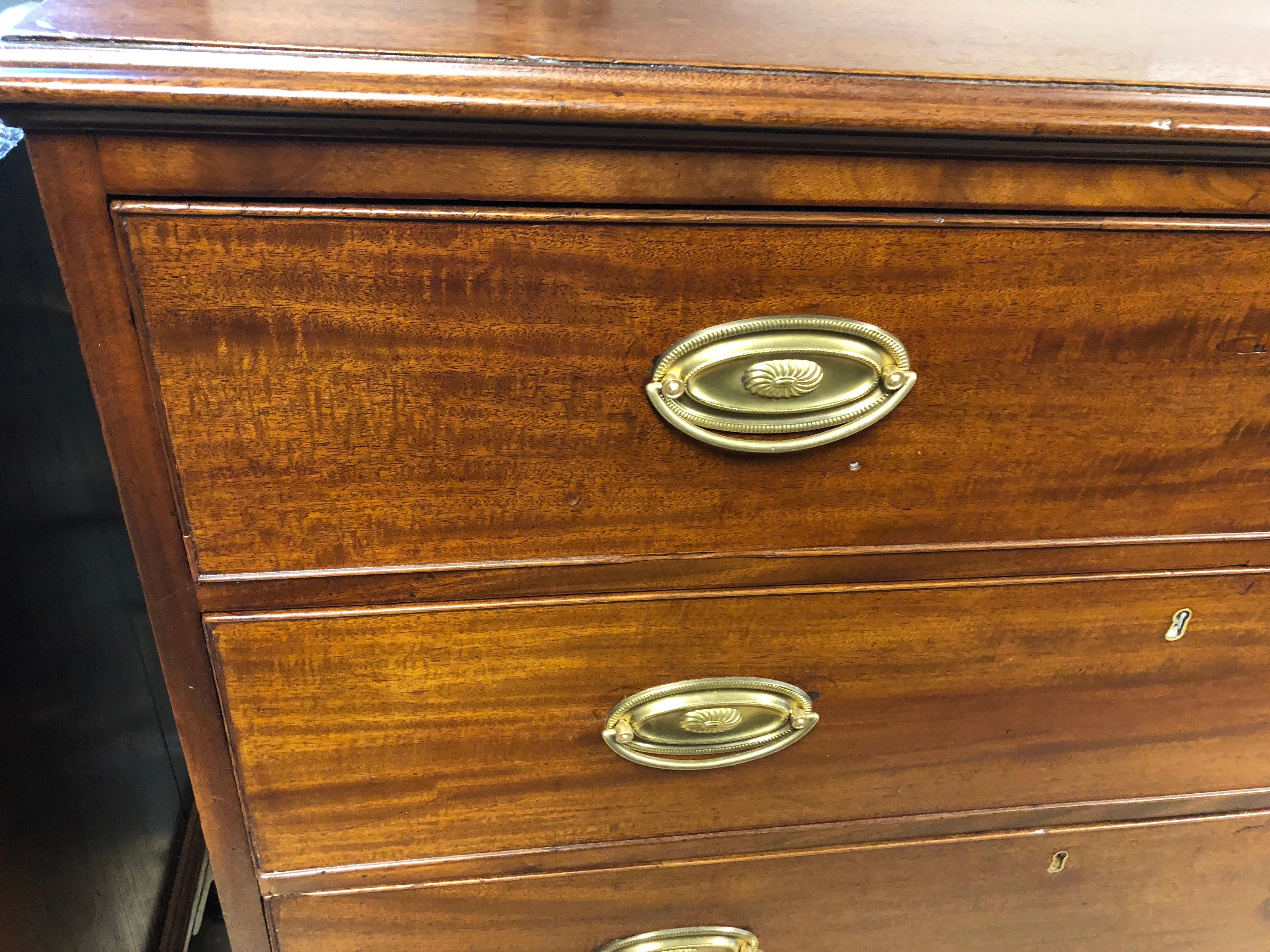 English Georgian Chest In Good Condition For Sale In Athens, GA