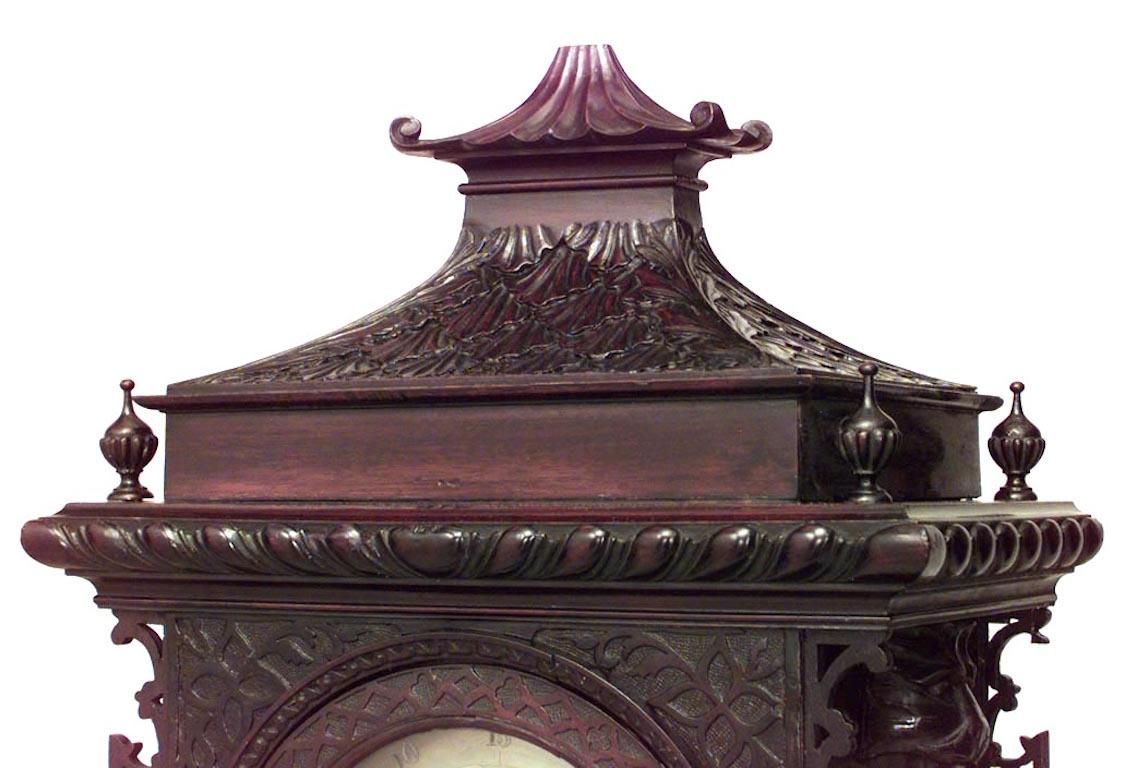 Horloge de cheminée chinoise en acajou Chippendale Bon état - En vente à New York, NY
