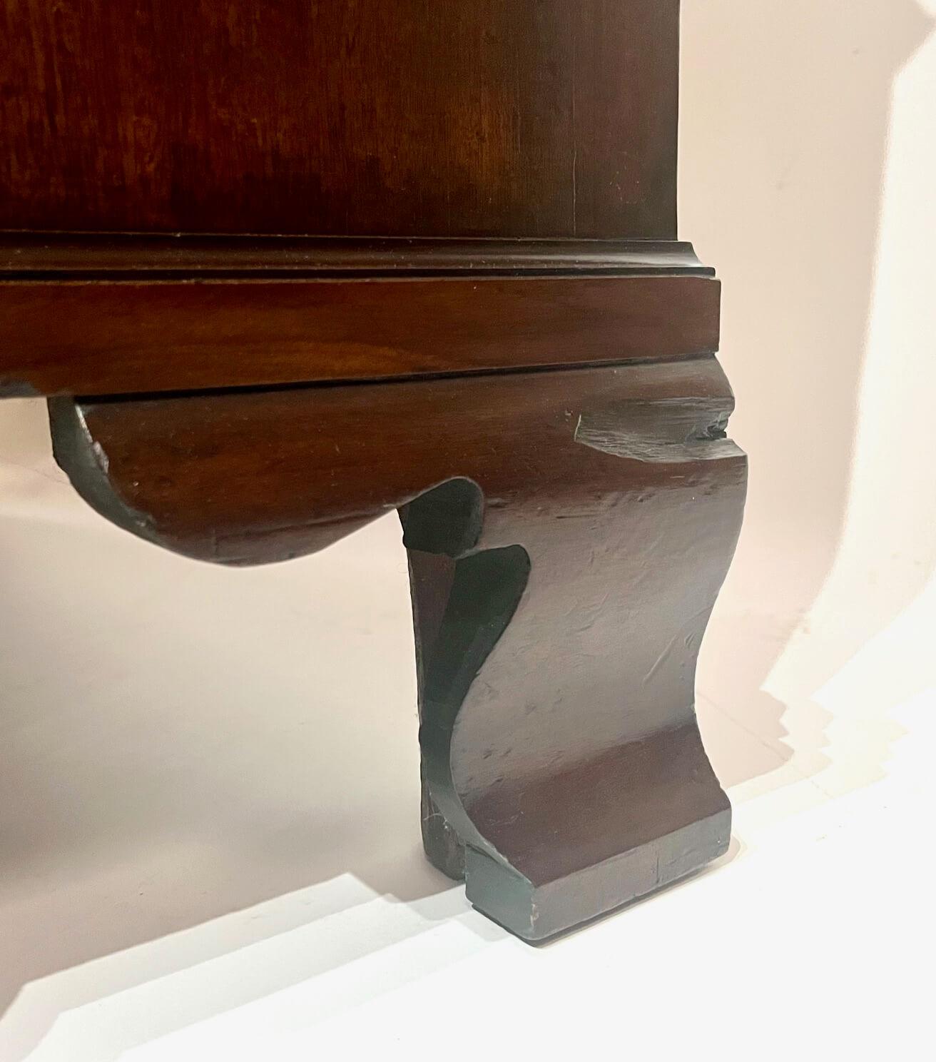 Grande cassettiera georgiana inglese in mogano Chippendale, 1760 circa in vendita 9