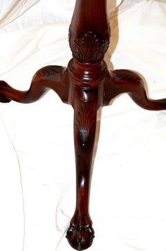 English Georgian Chippendale Mahogany Piecrust Tilt Top Table