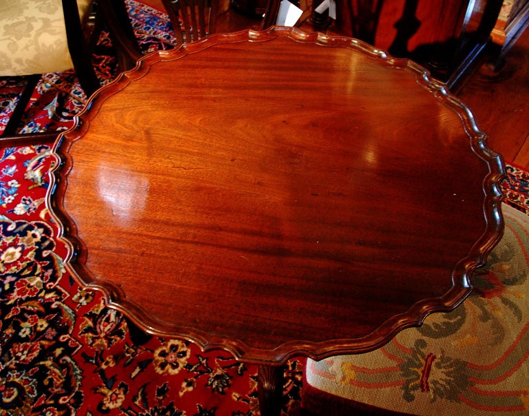 English Georgian Chippendale Mahogany Piecrust Tilt Top Table For Sale 2