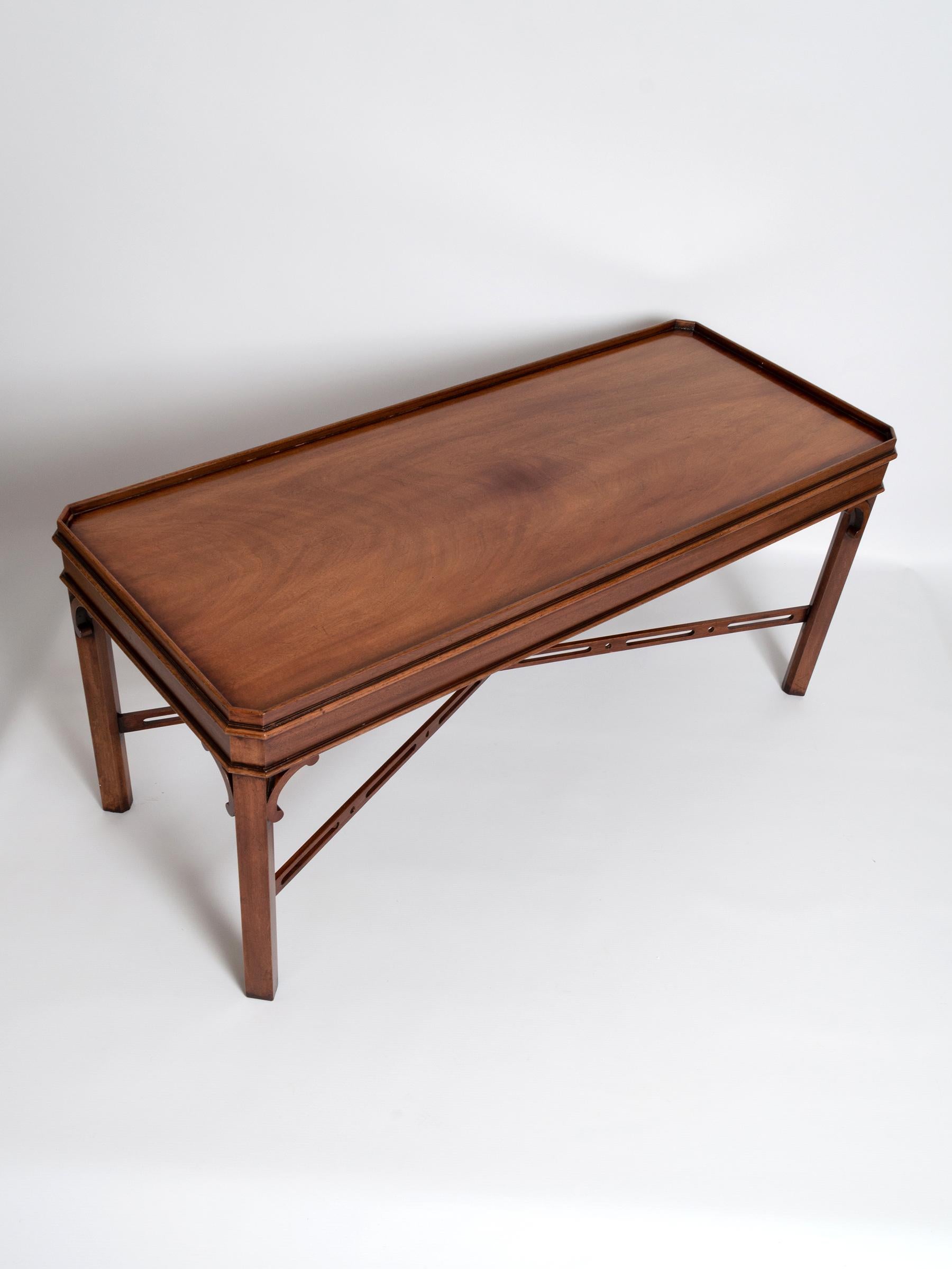 English Georgian Chippendale Style Mahogany Coffee Table by Brights of Nettlebed In Good Condition In London, GB