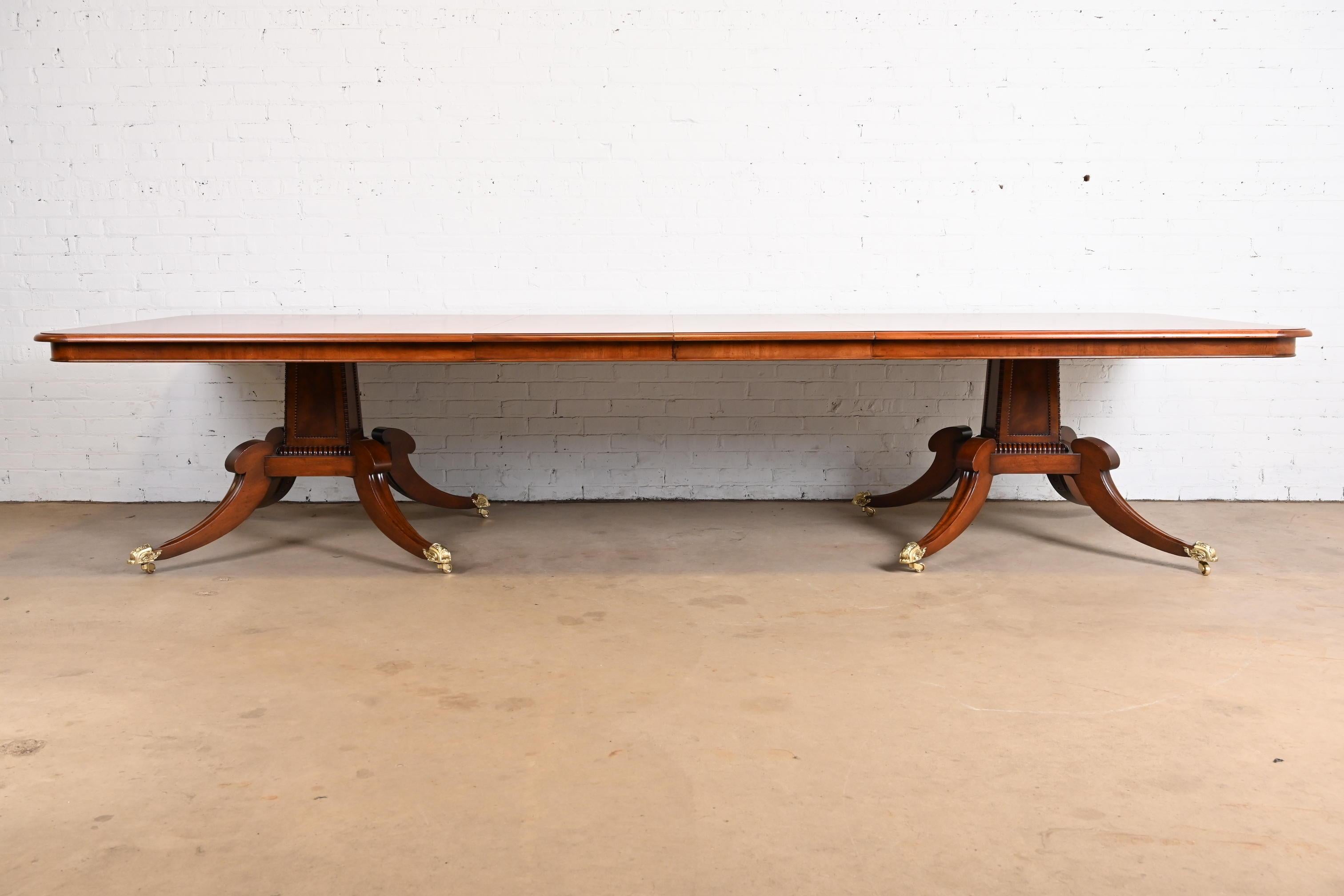 American English Georgian Double Pedestal Dining Table by Restall Brown & Clennell For Sale
