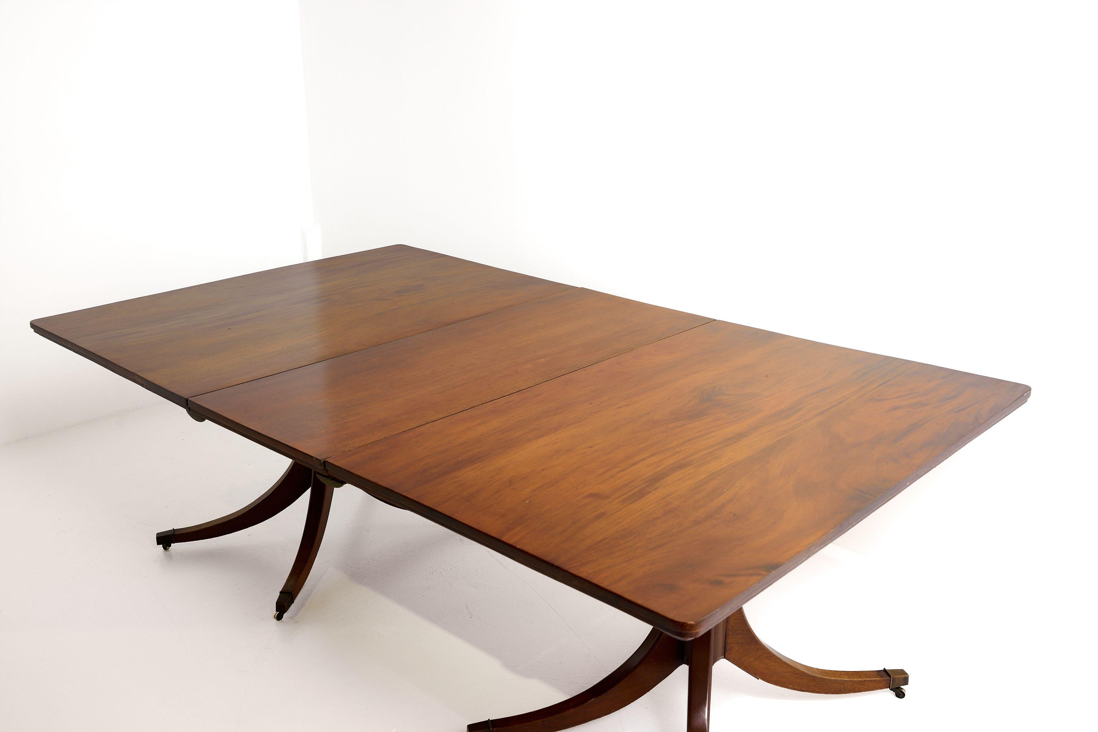 Table de salle à manger géorgienne anglaise à double piédestal extensible, 66 à 105 pouces de long en vente 10