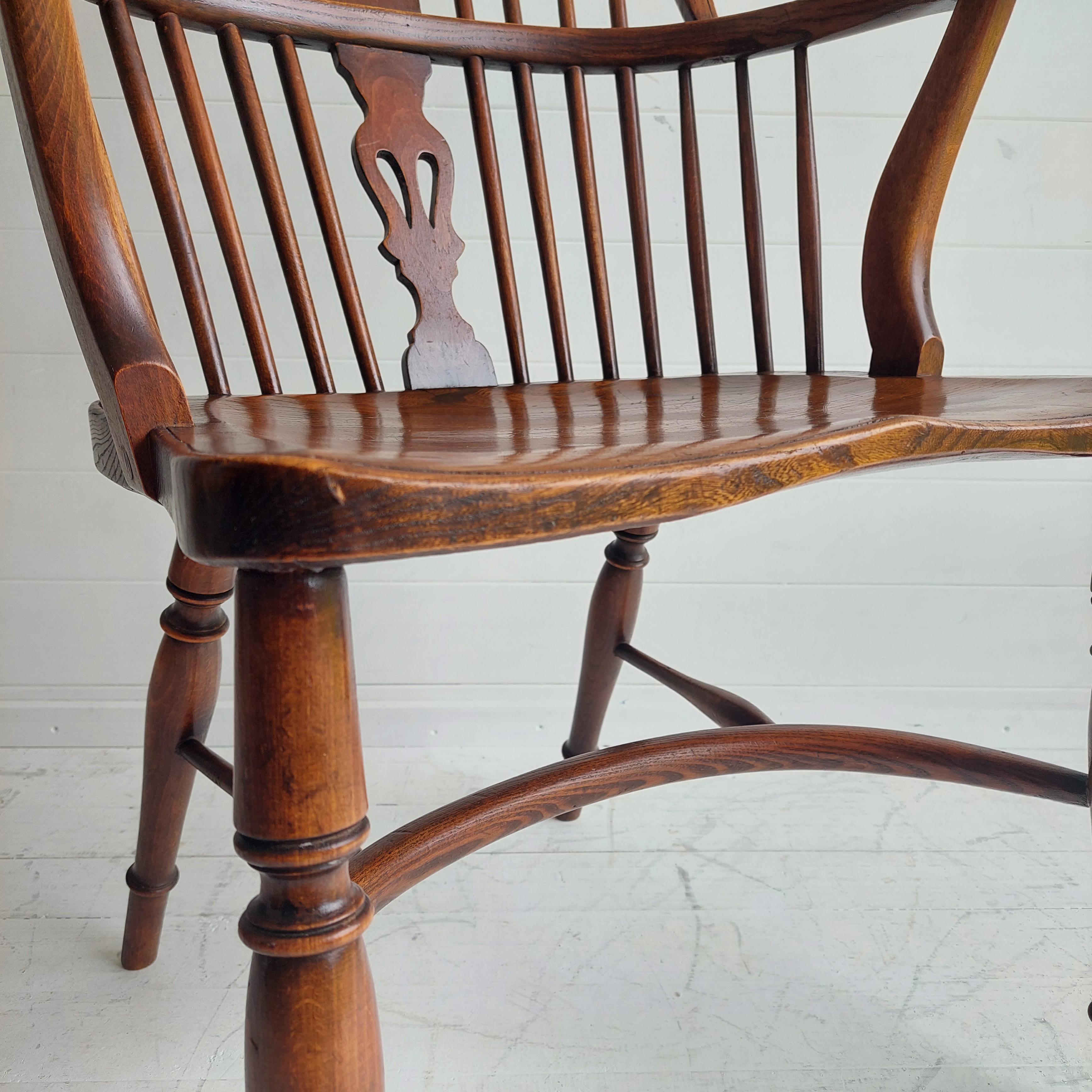 English Georgian Elm Windsor Armchair Double Bow Spindle Back, 1900s For Sale 3