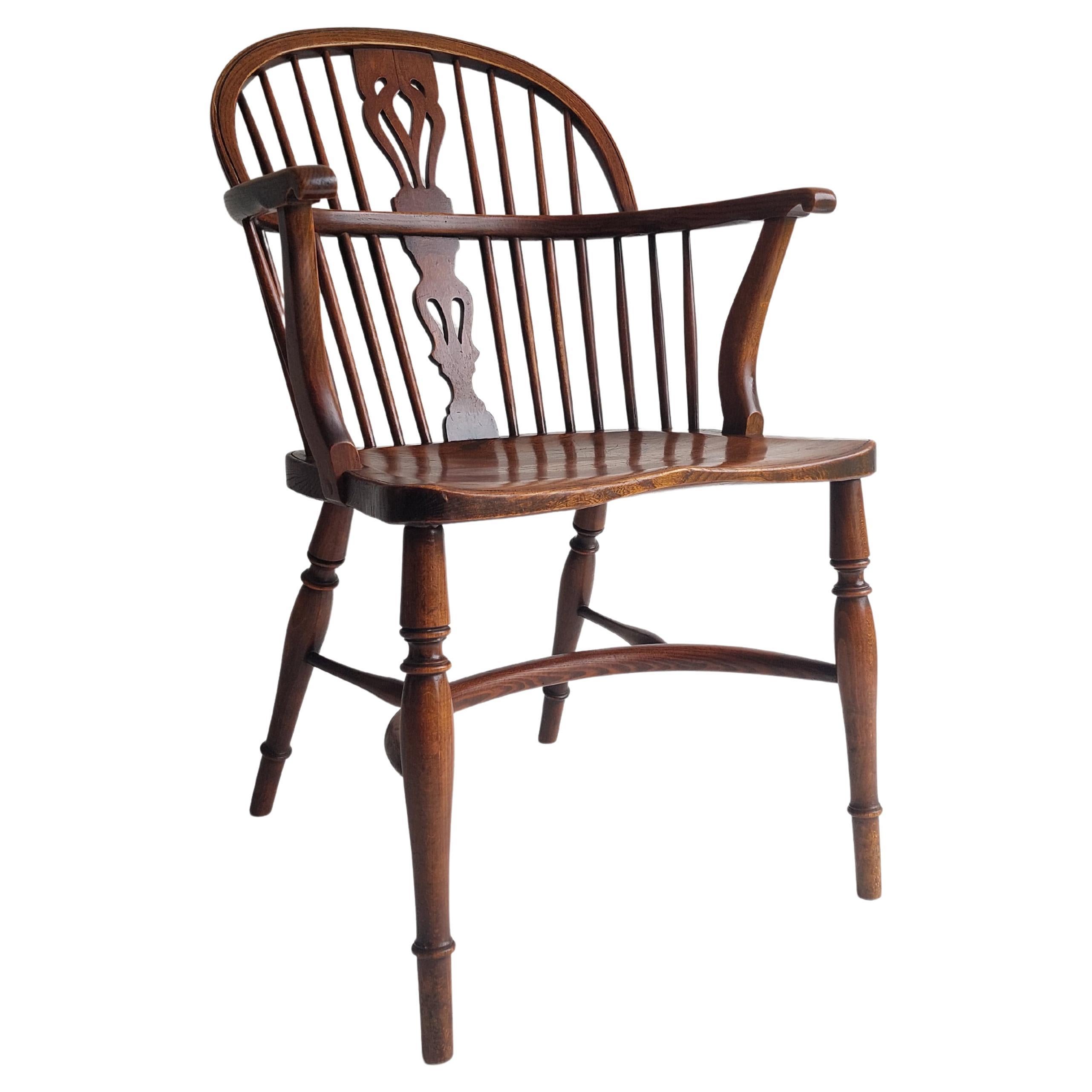 English Georgian Elm Windsor Armchair Double Bow Spindle Back, 1900s For Sale