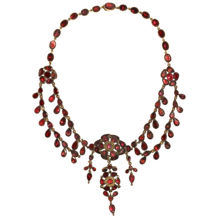 English Georgian Festoon Almandine Garnet Necklace For Sale at 1stDibs