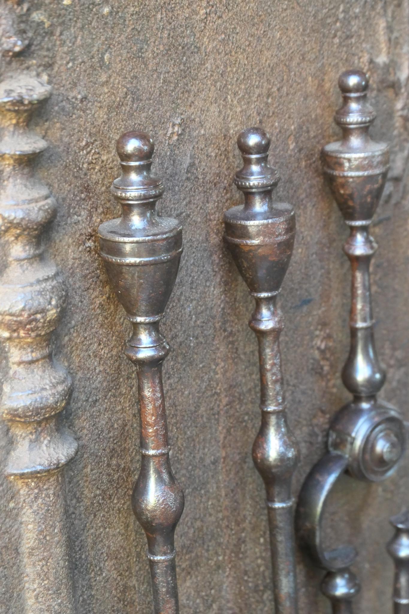 Ensemble d'outils de cheminée géorgiens anglais, 18e-19e siècle en vente 2