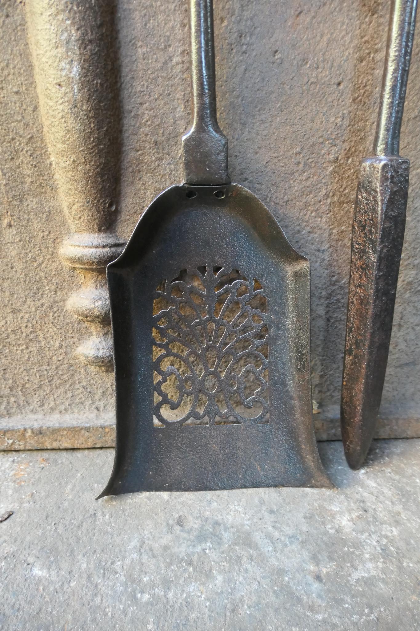 Ensemble d'outils de cheminée géorgiens anglais, 18e-19e siècle en vente 4