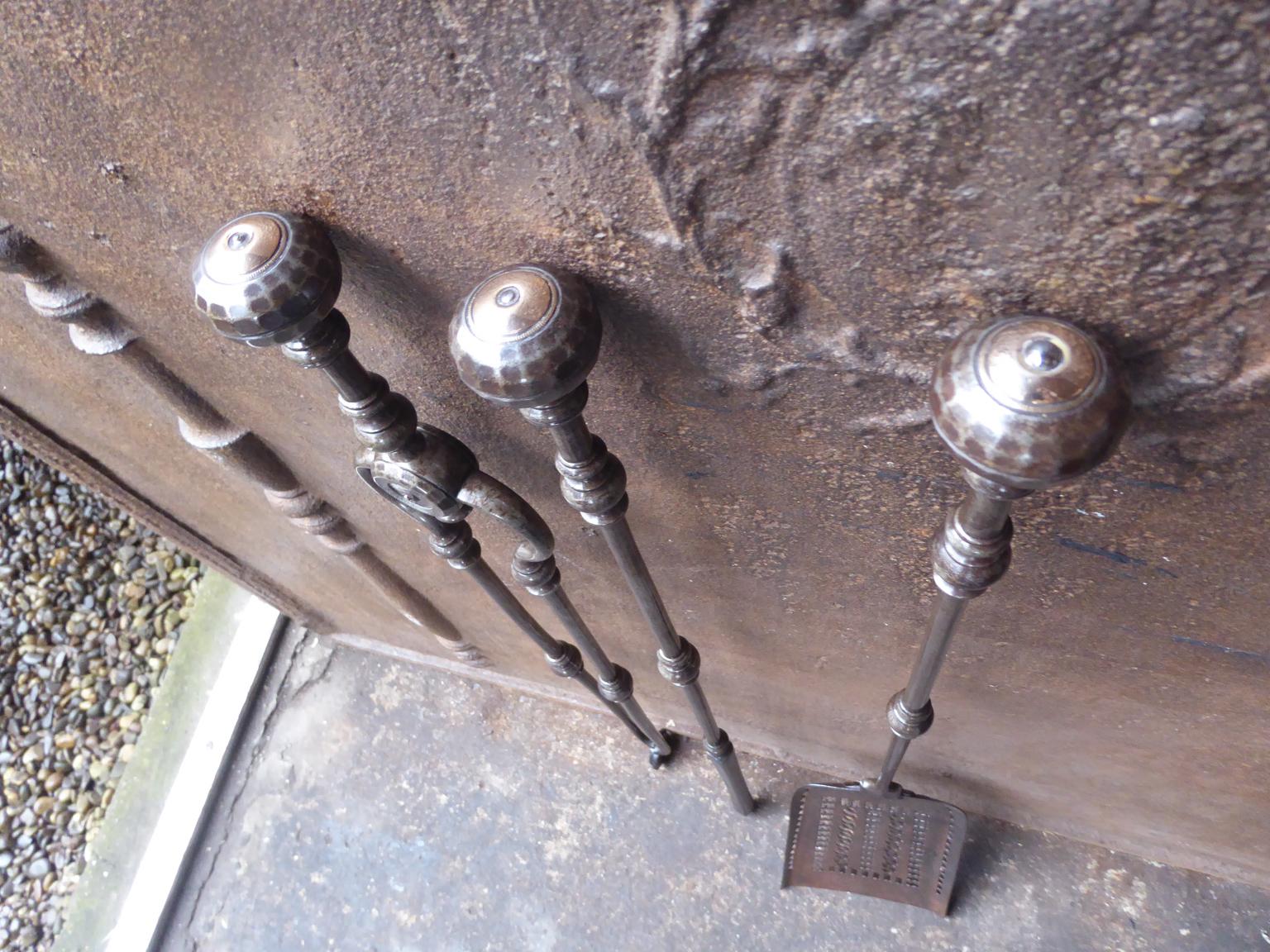 English Georgian Fireplace Tool Set or Fire Irons, 18th-19th Century For Sale 7