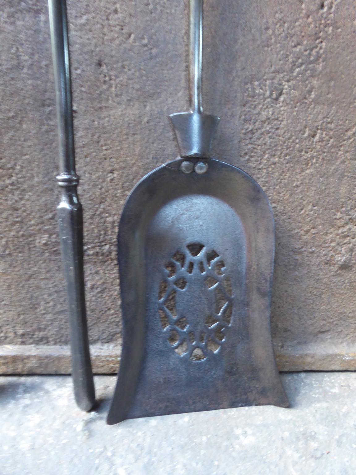 English Georgian Fireplace Tool Set or Fire Irons, 18th-19th Century In Good Condition In Amerongen, NL