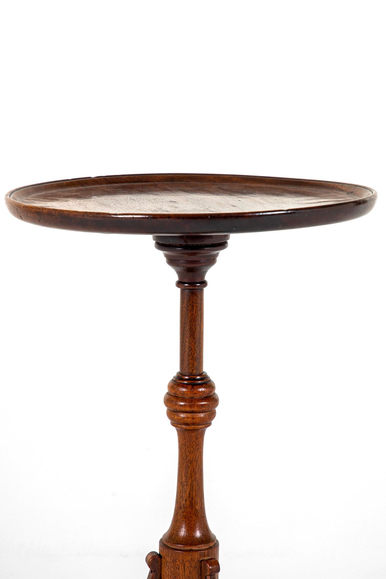 XIXe siècle Table à boissons en bois fruitier de style géorgien anglais en vente