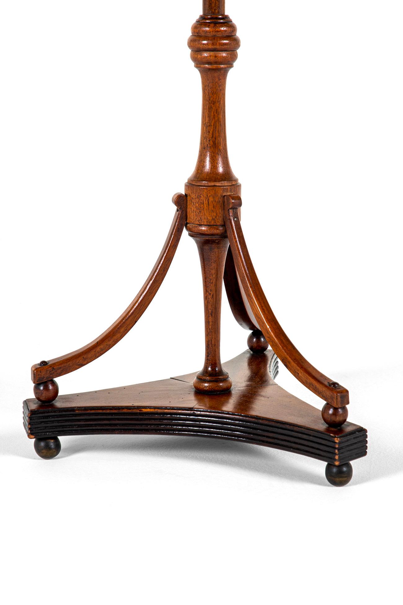 Fruitiers Table à boissons en bois fruitier de style géorgien anglais en vente