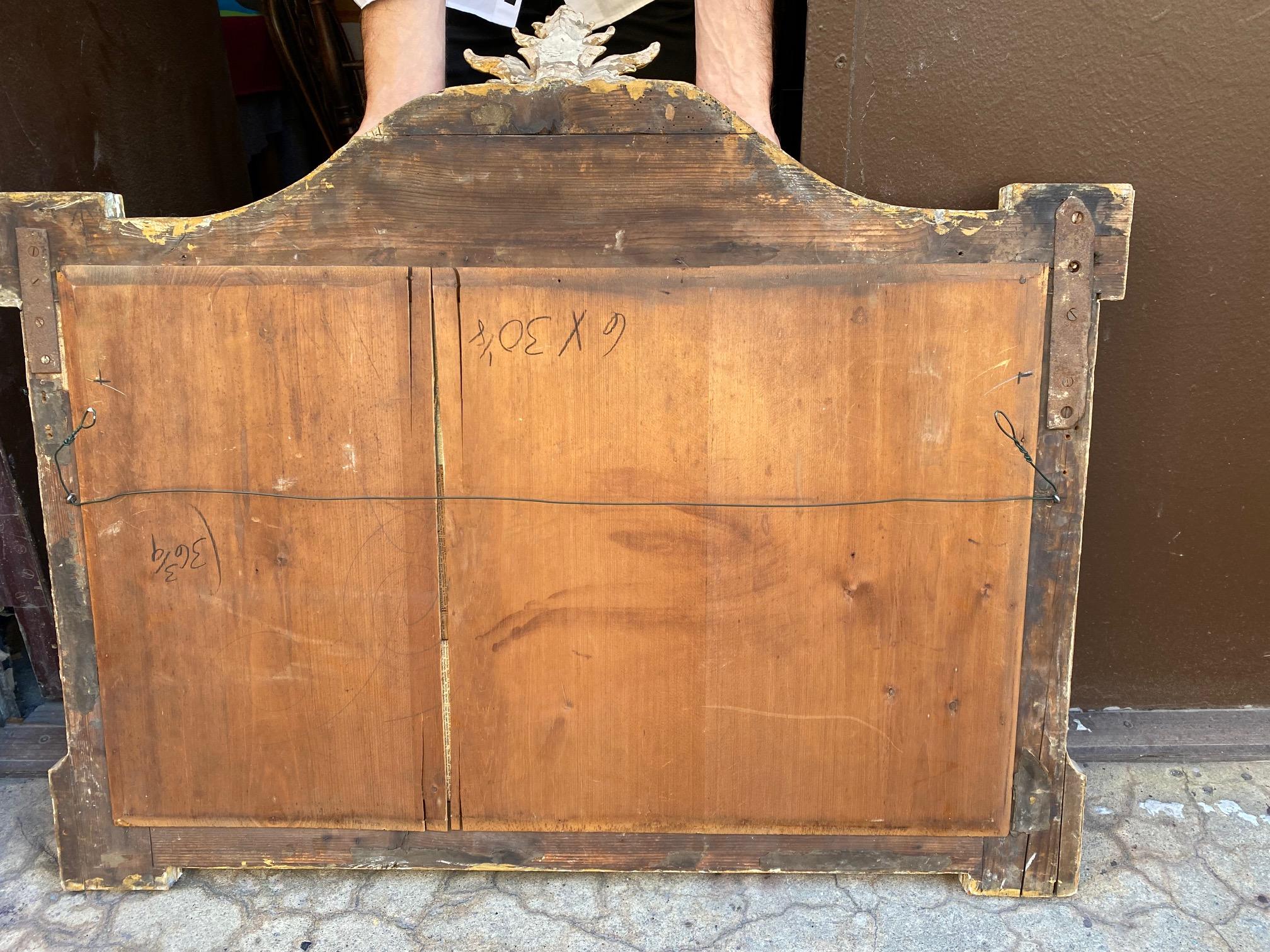 Inglés Georgiano  Espejo sobre repisa de madera dorada en venta 5