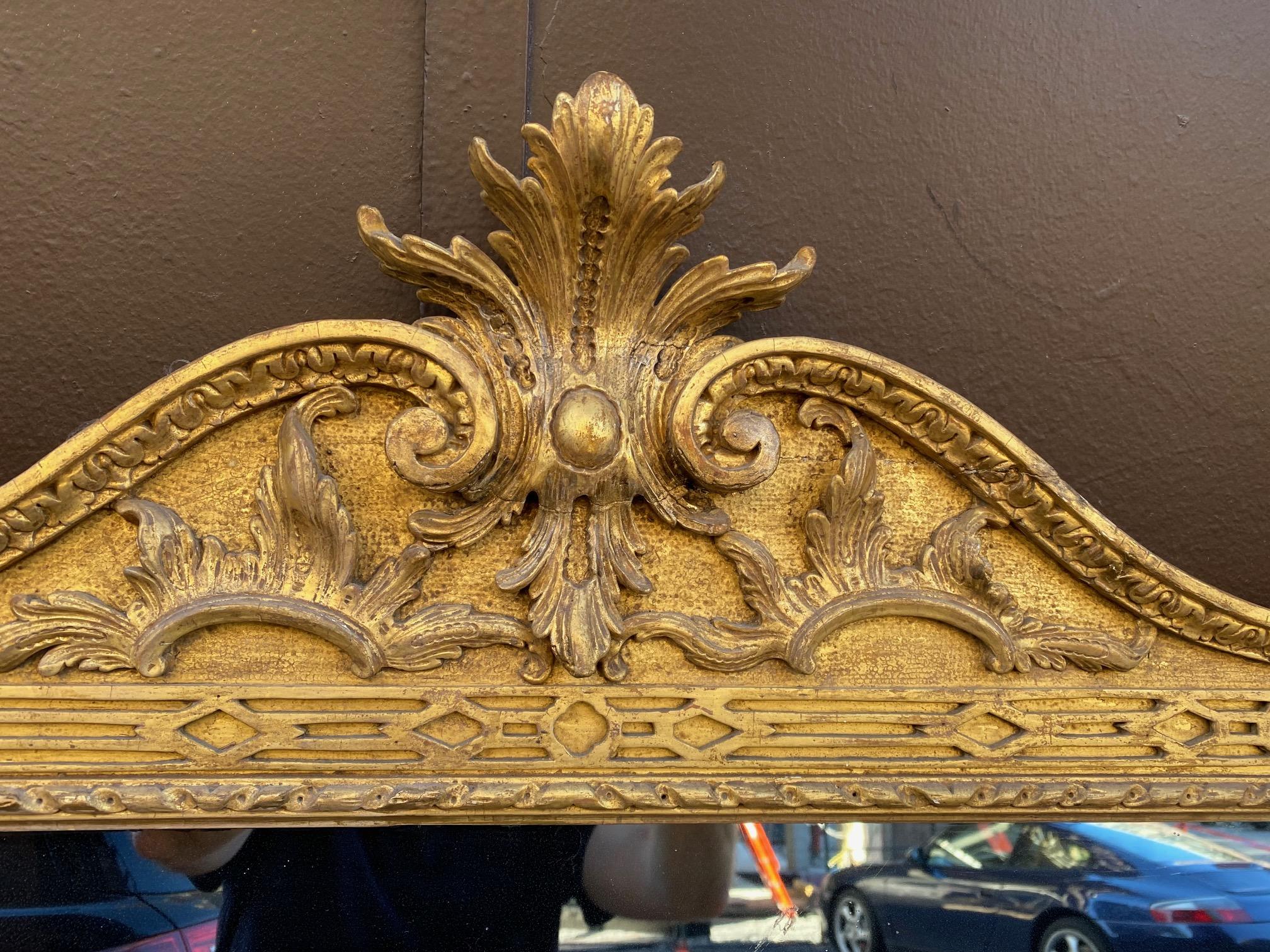 Inglés Georgiano  Espejo sobre repisa de madera dorada en Bueno estado para la venta en Montreal, QC