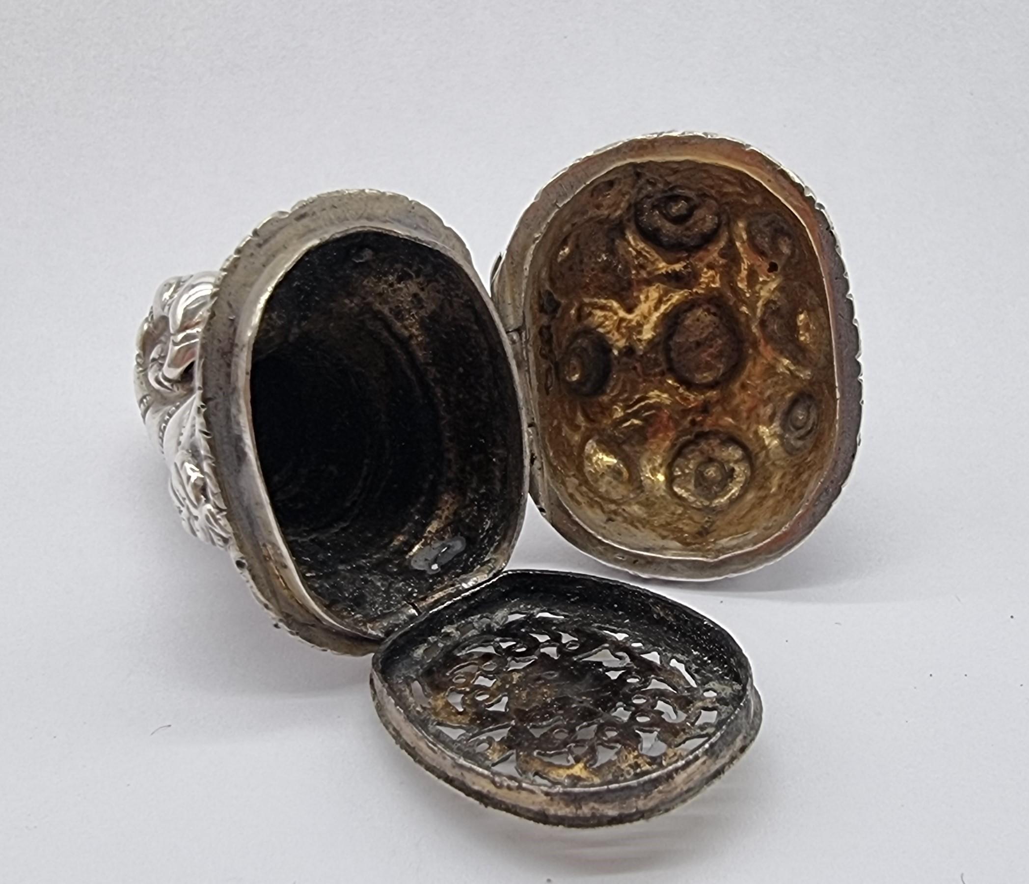 English Georgian hallmarked silver vinaigrette modelled as cornucopia circa 1820 5