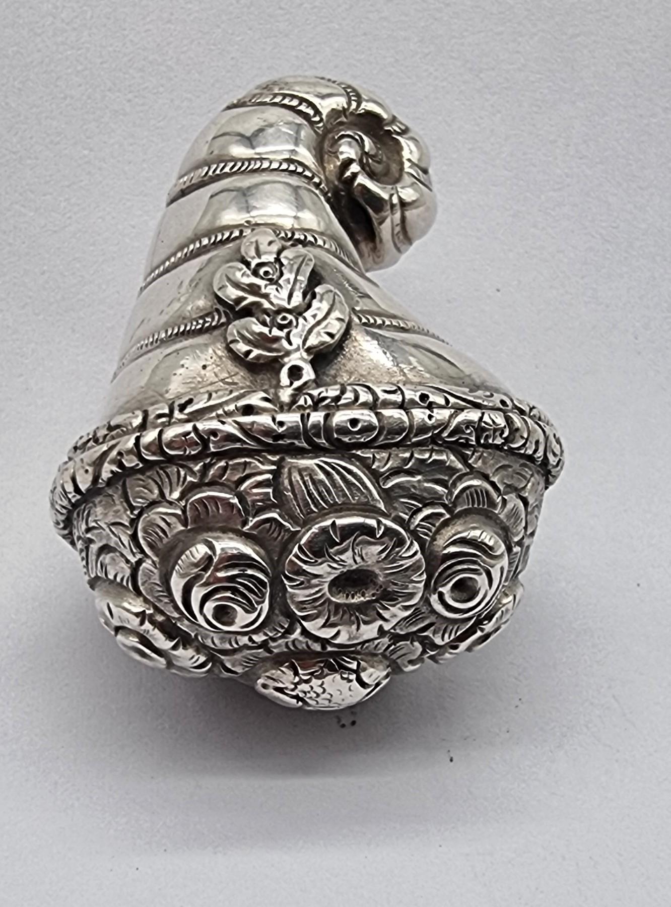 English Georgian hallmarked silver vinaigrette modelled as cornucopia circa 1820 9