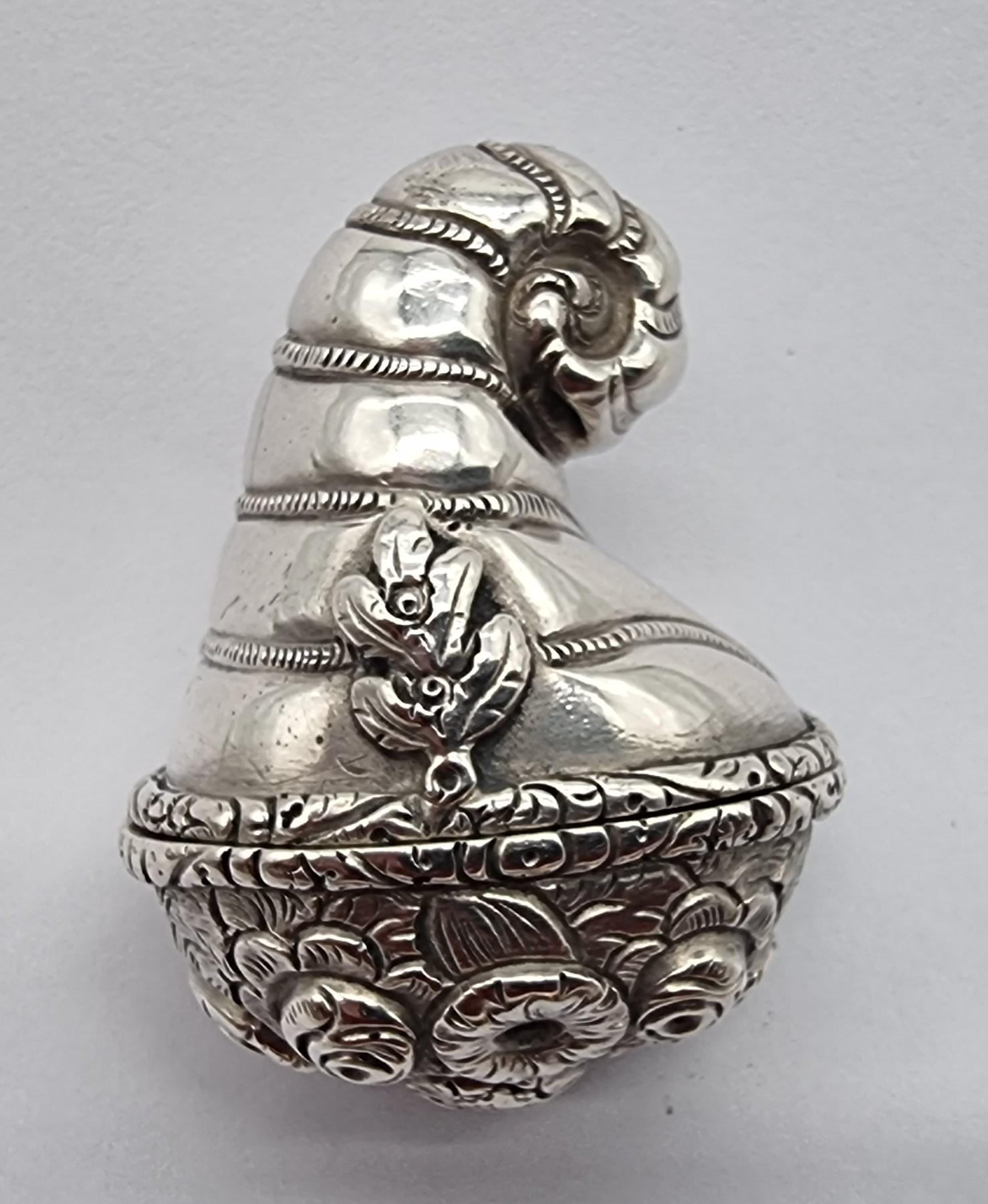 English Georgian hallmarked silver vinaigrette modelled as cornucopia circa 1820 10